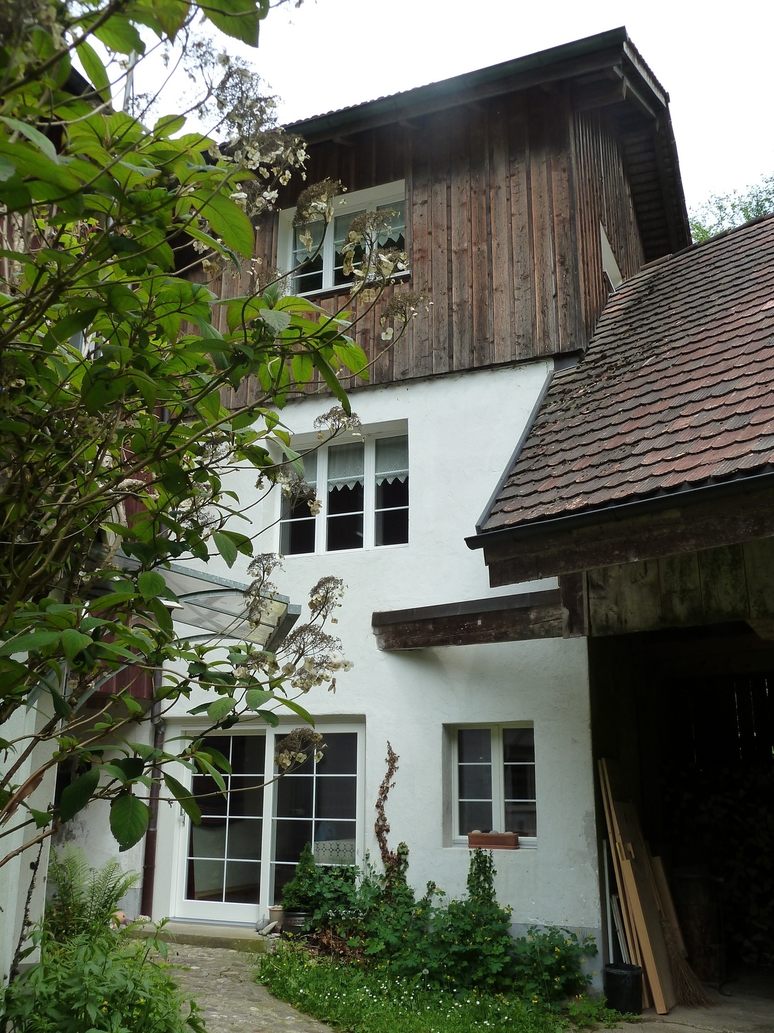 Photo 1