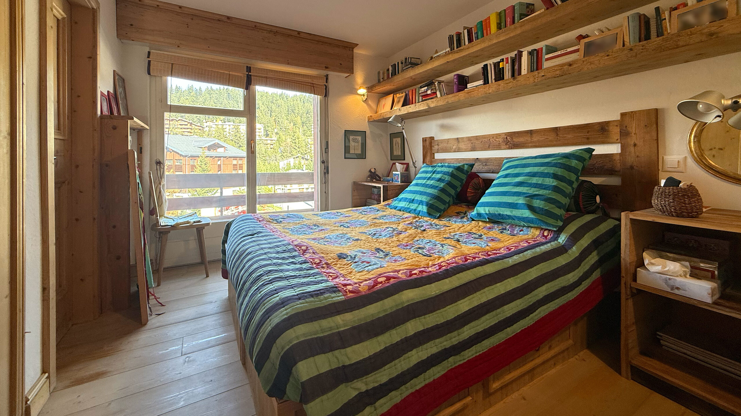 Bedroom 1 (master) with en-suite bathroom