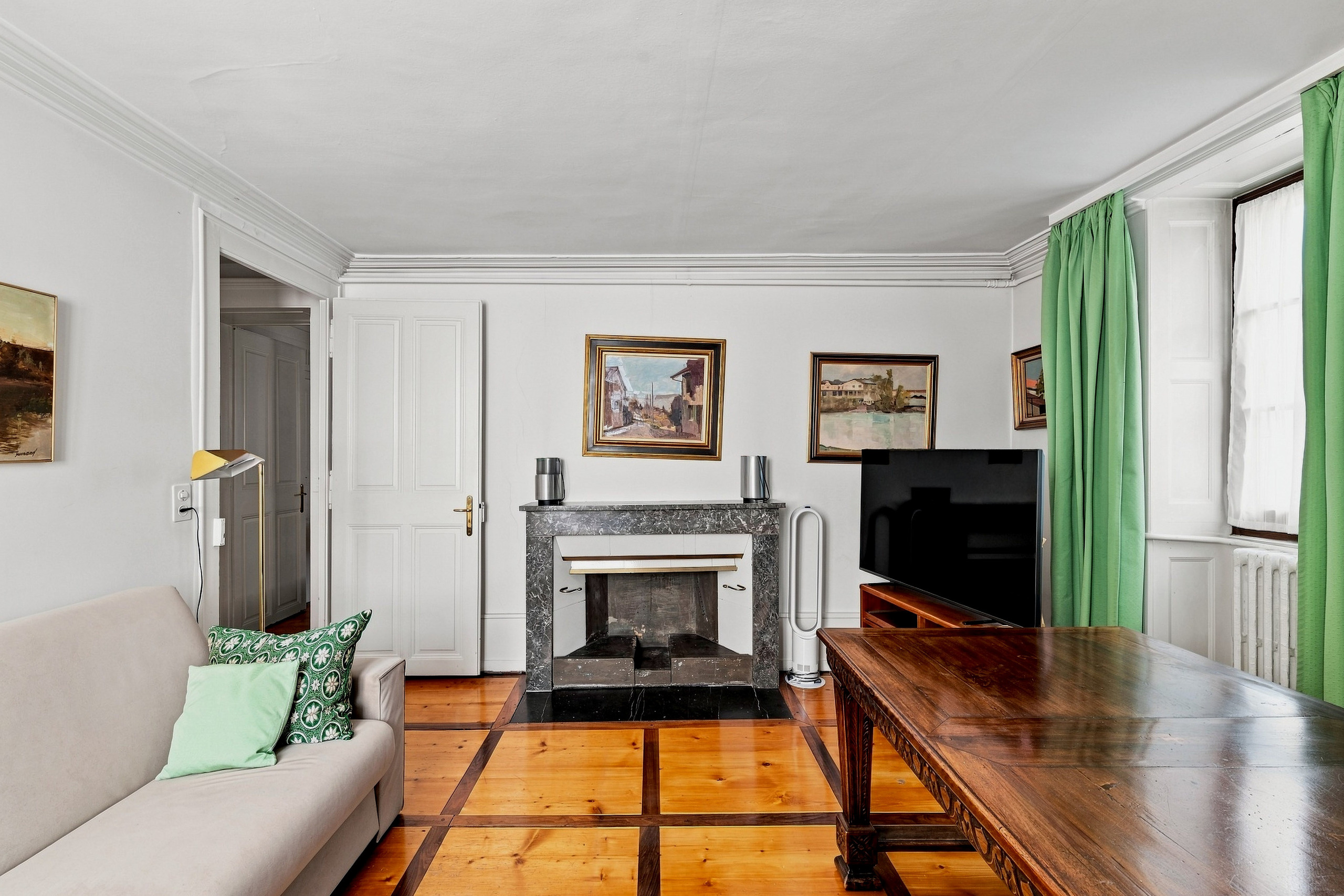 Interior view 9