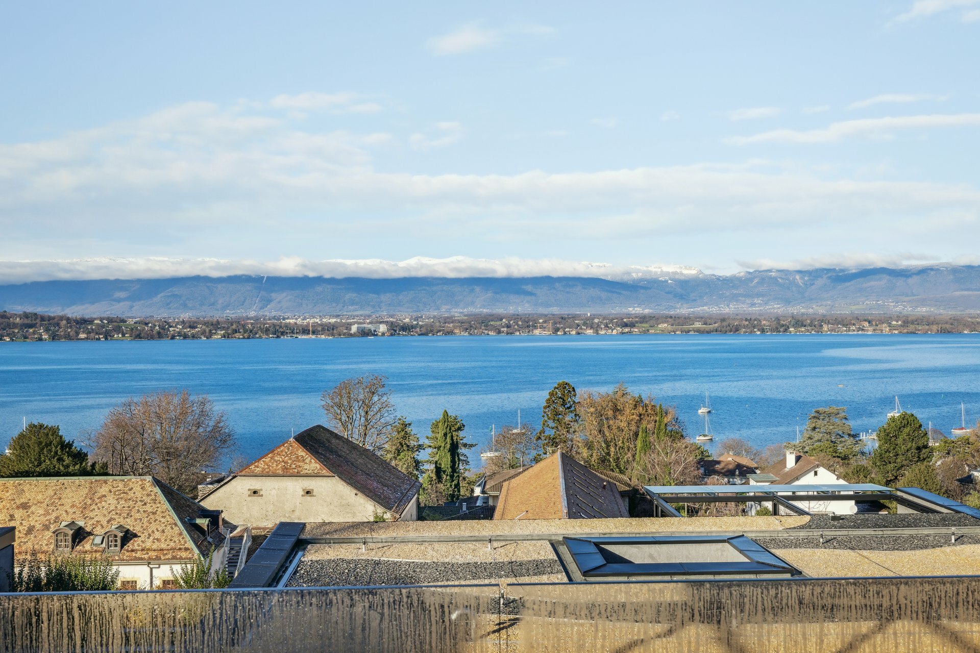 Vue sur le lac à 180°