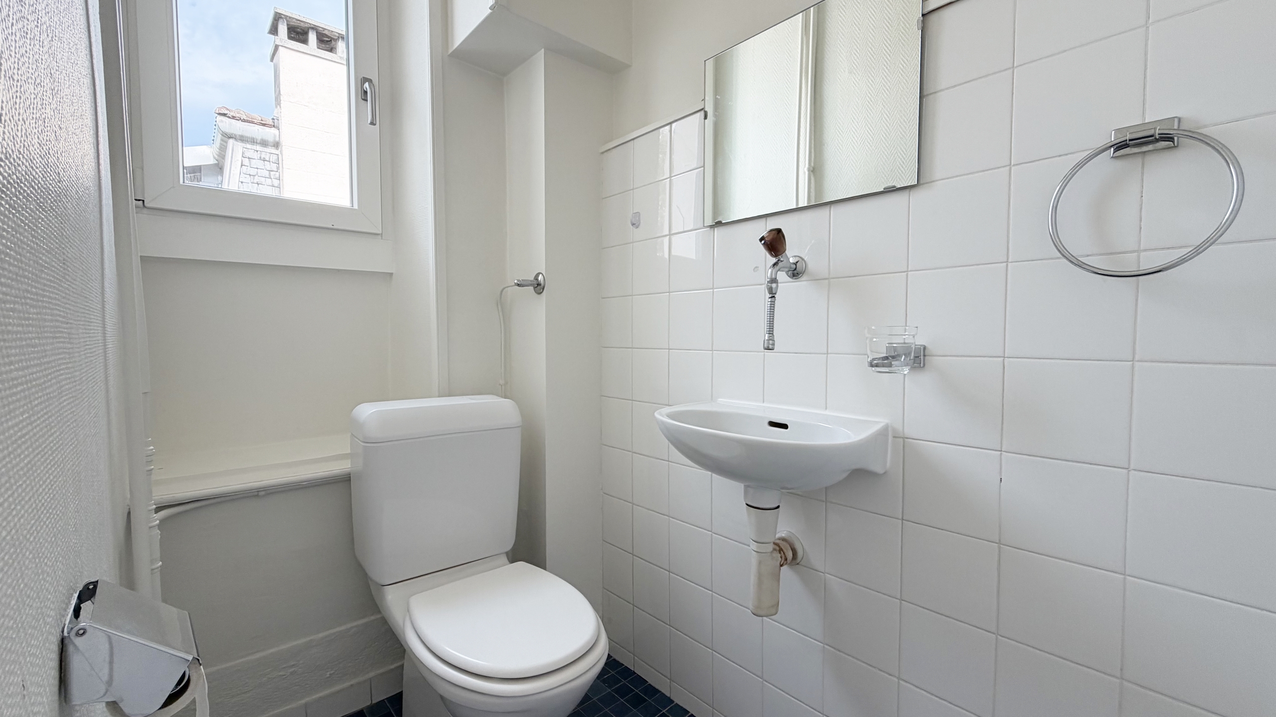 WC WC