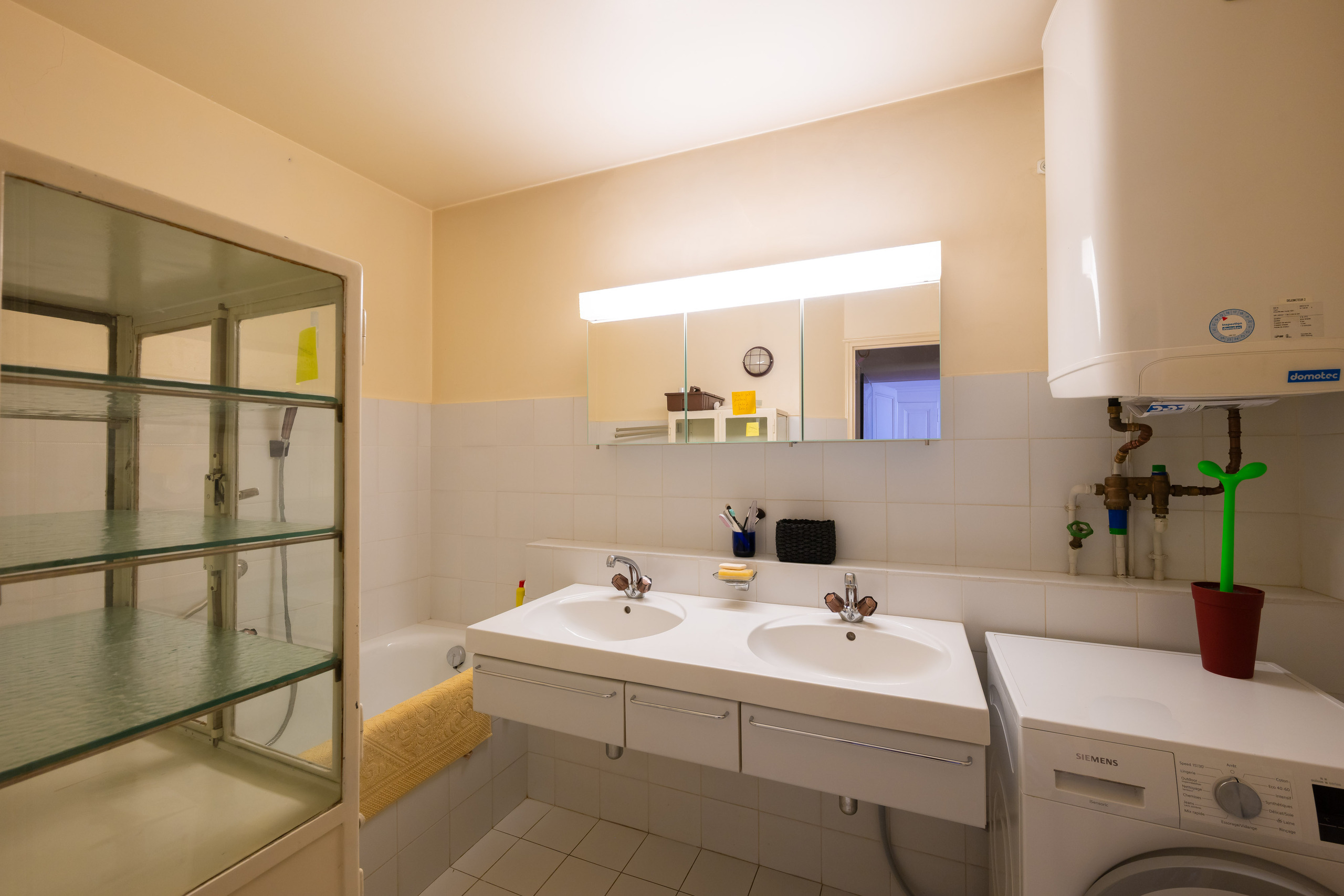 Interior view 8