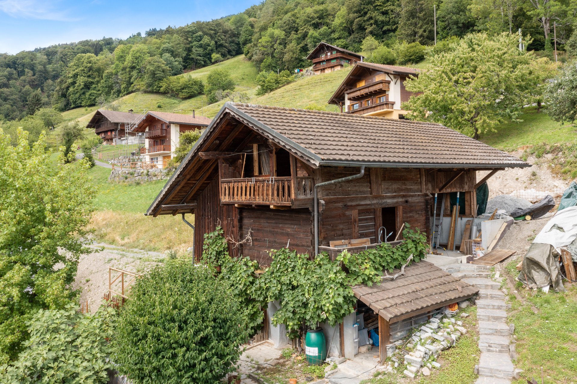 Mazot en cours de transformation - Informations détaillées et prix sur demandes