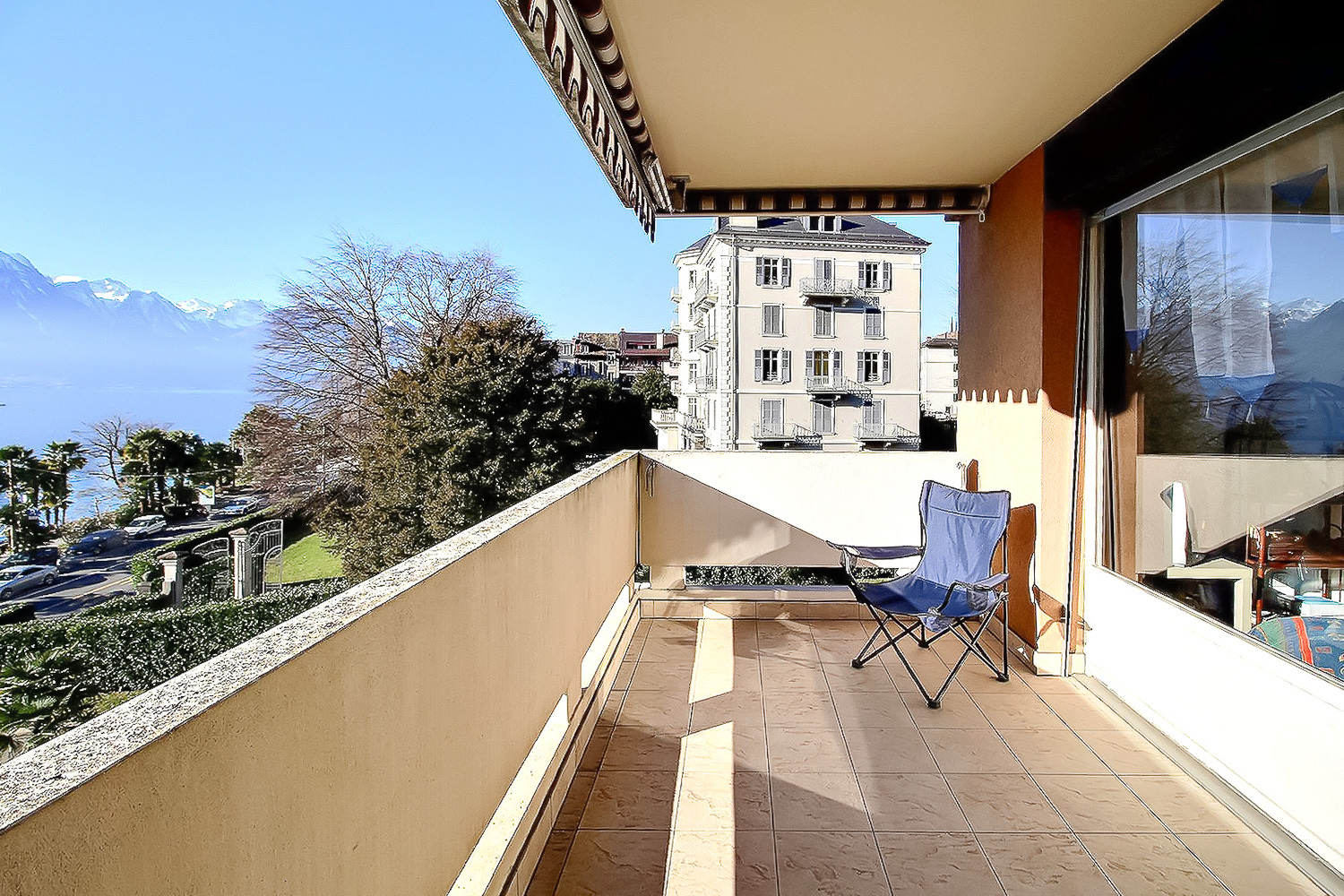 Exterior view 1