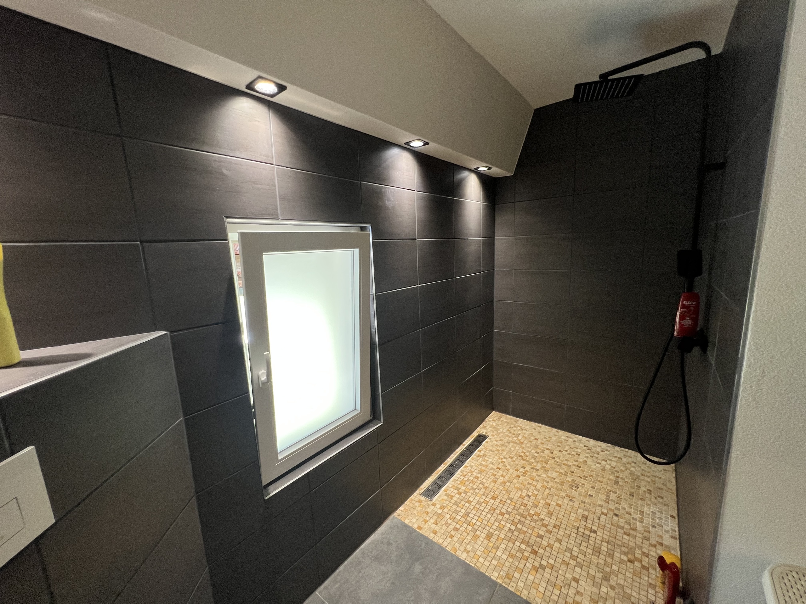 Powder room Powder room