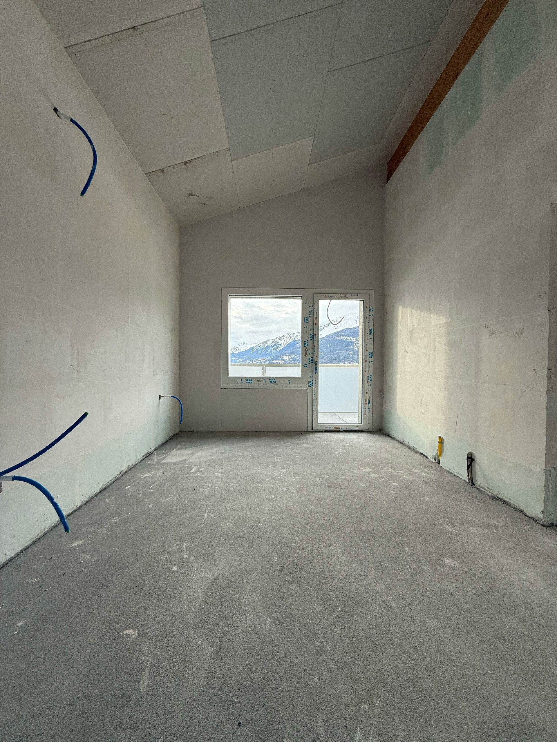 Interior view of room 01