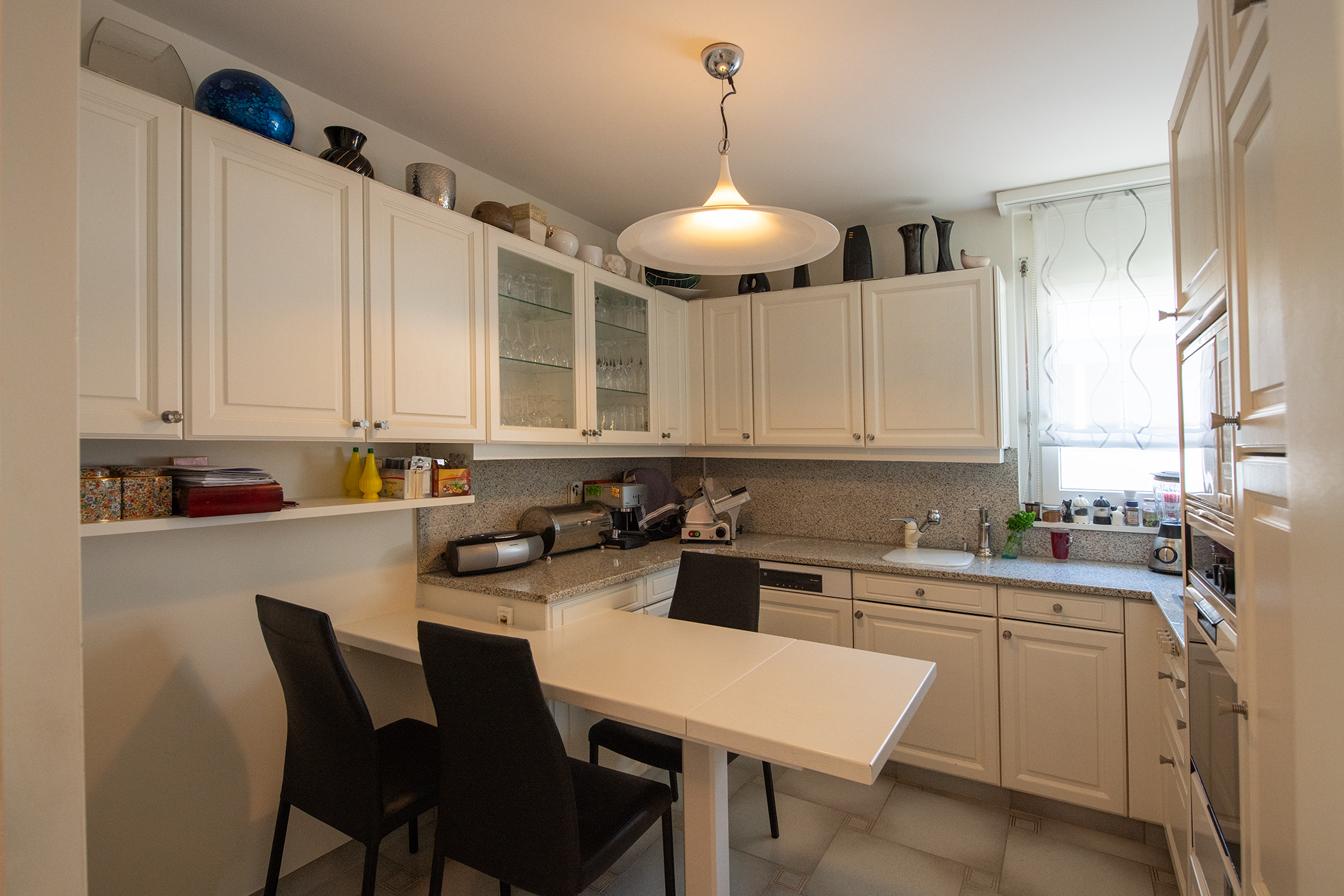 Interior view 4