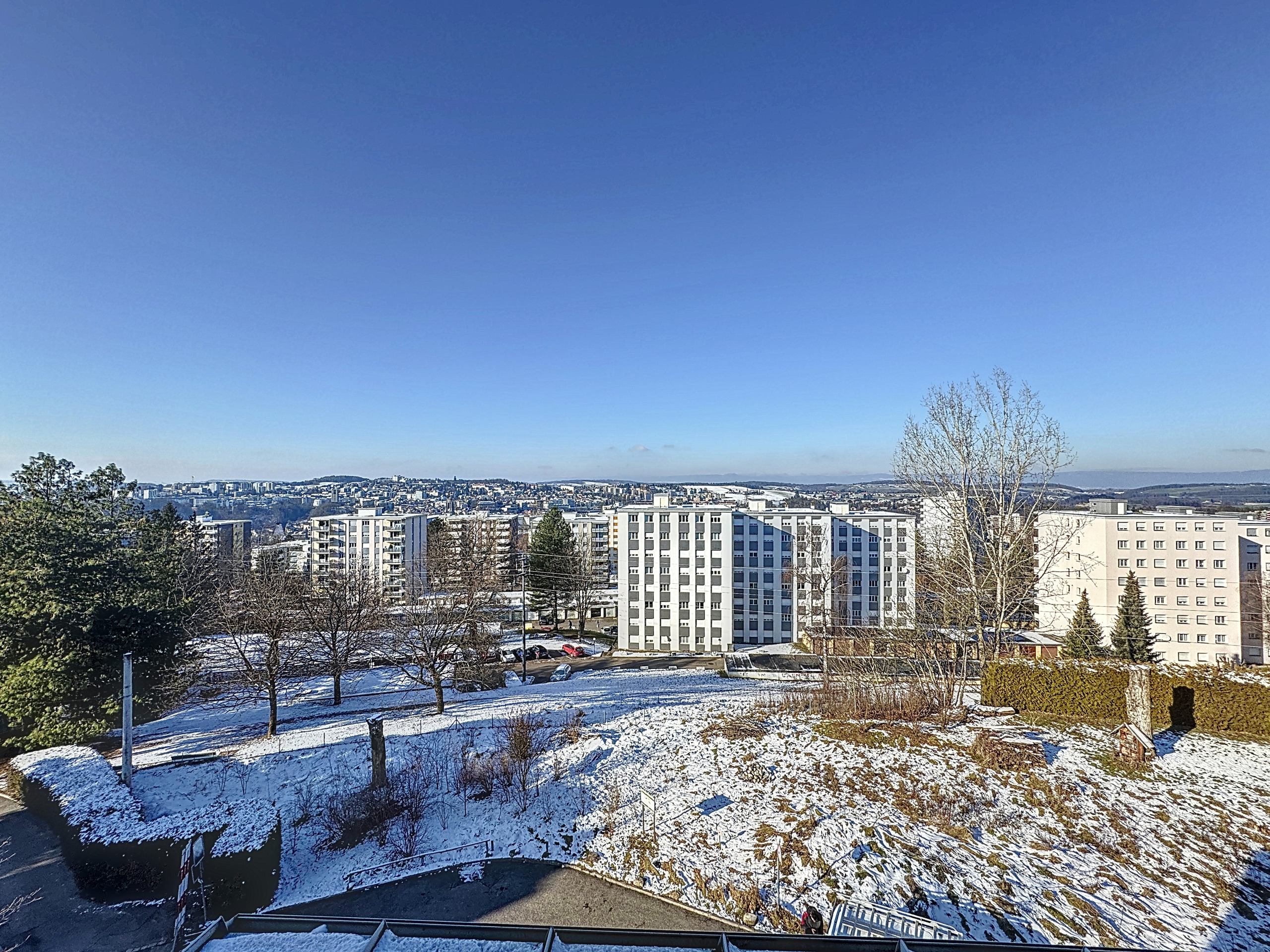 Vue depuis la terrasse sur la ville Vue depuis la terrasse sur la ville