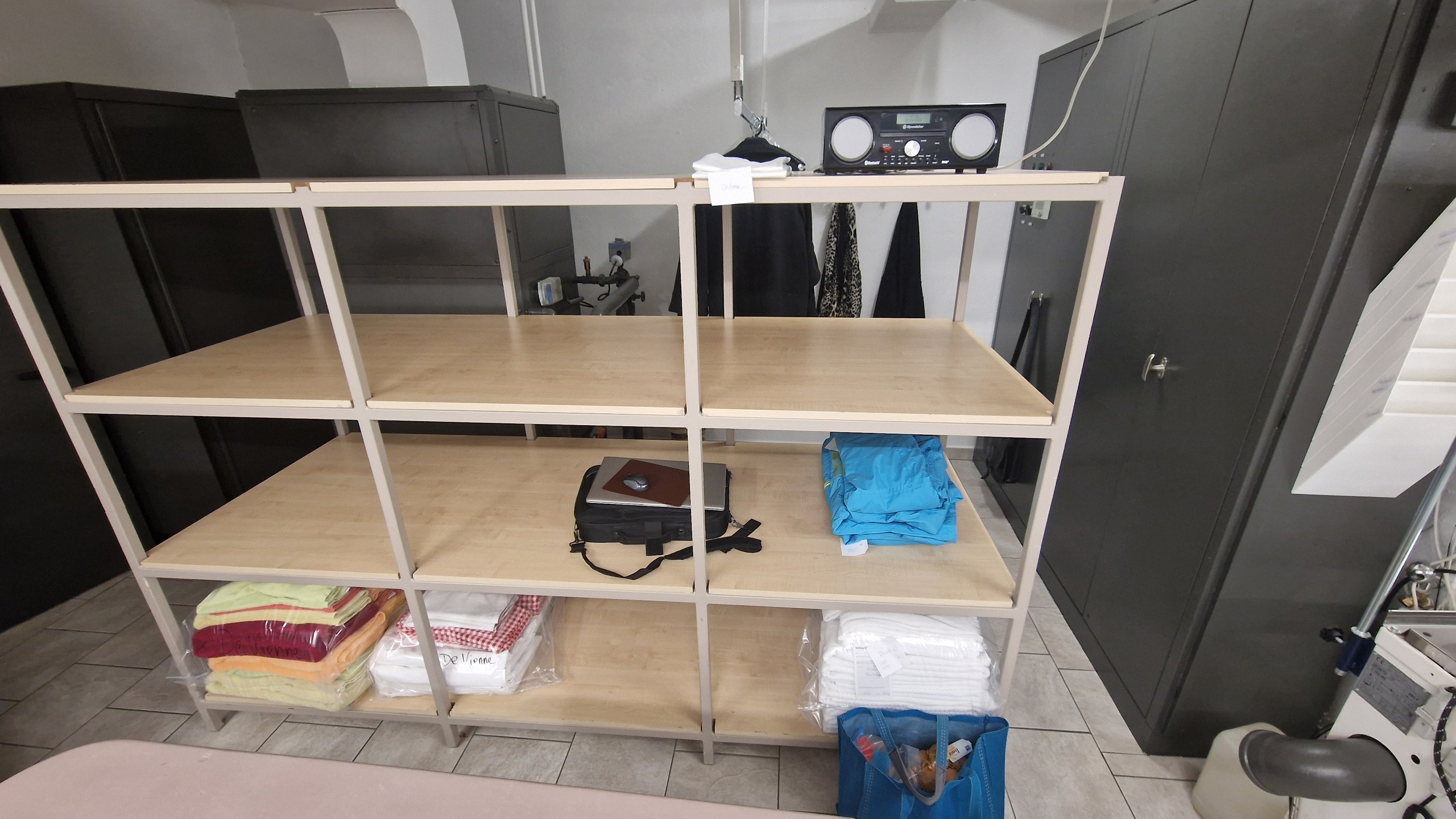 ETAGERE + ARMOIRES FUSIBLES