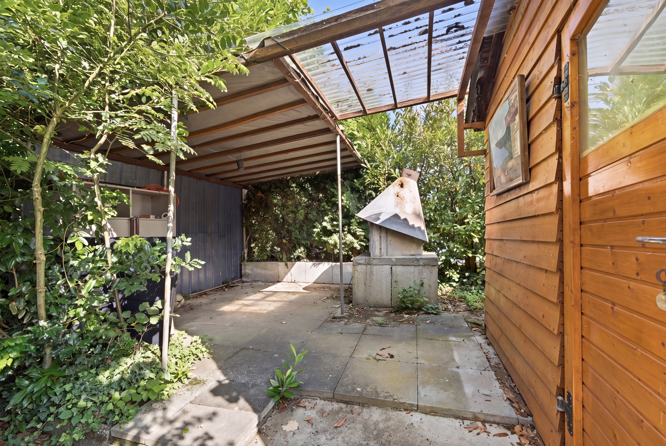 Exterior view 3