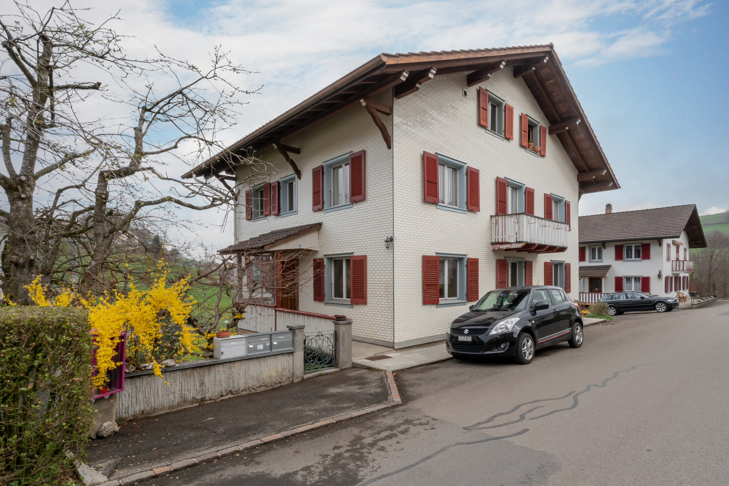 MFH mit 3 WHG Haupteingang MFH mit 3 WHG Haupteingang