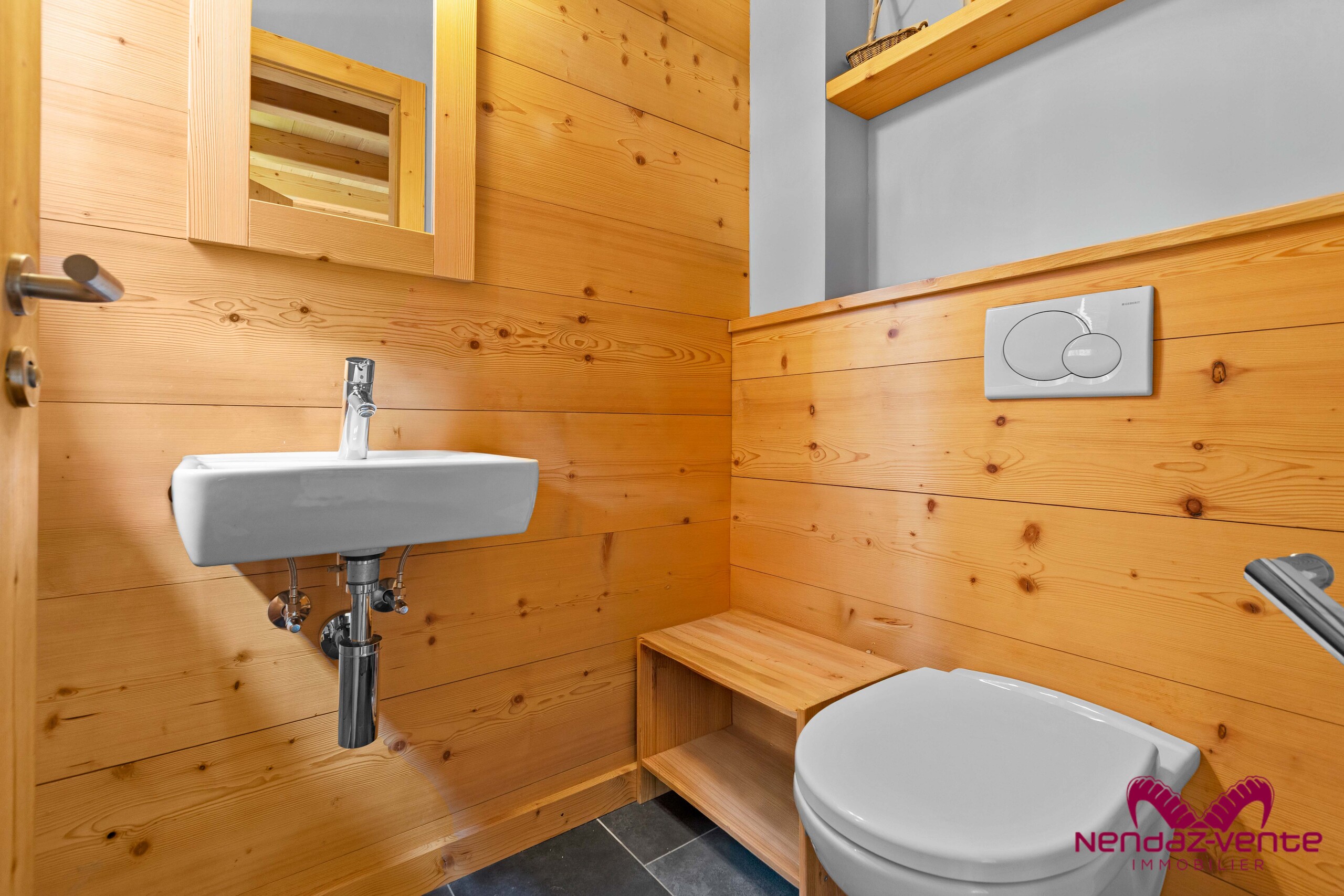 Interior view 4