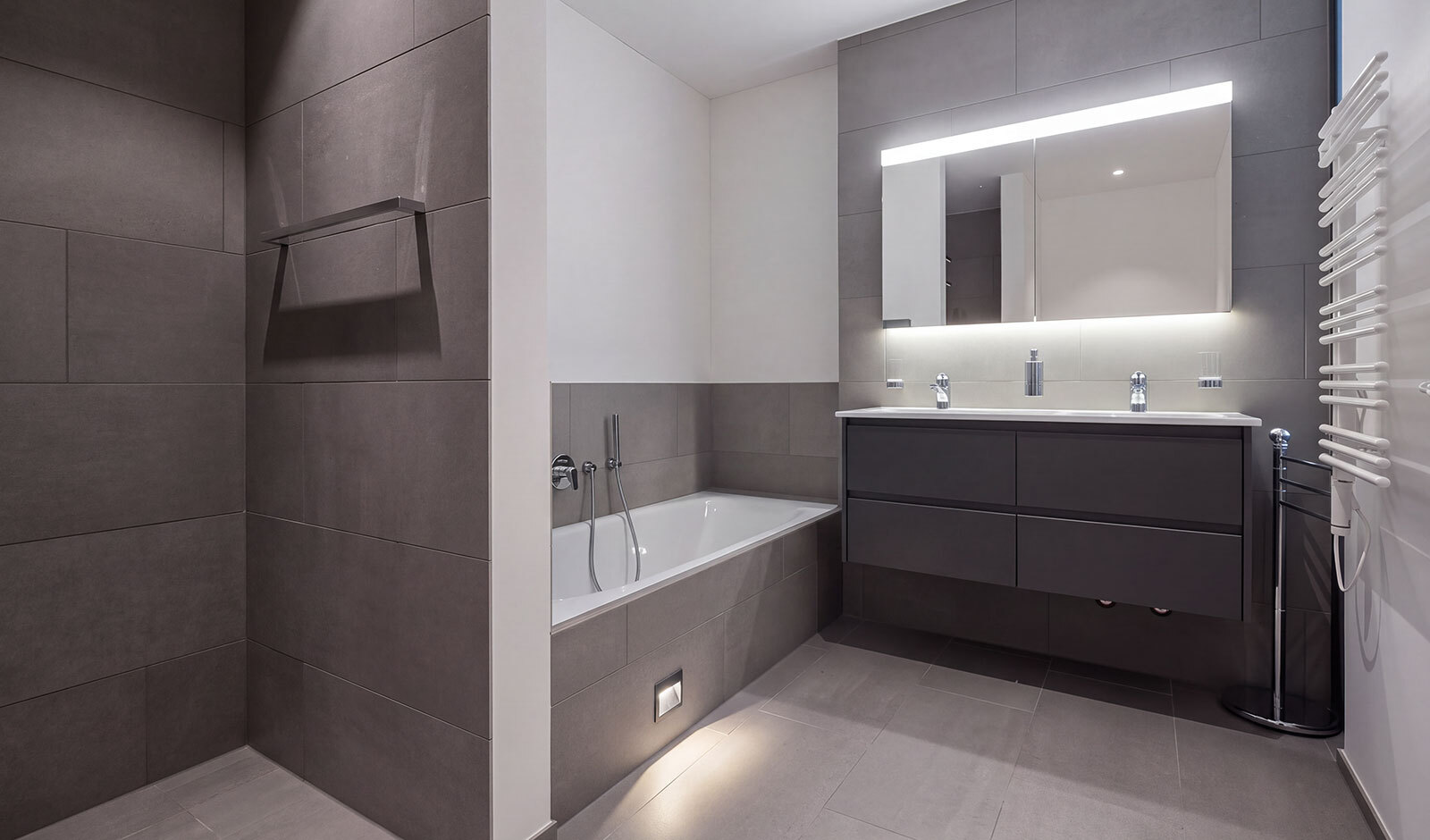 Interior view 4