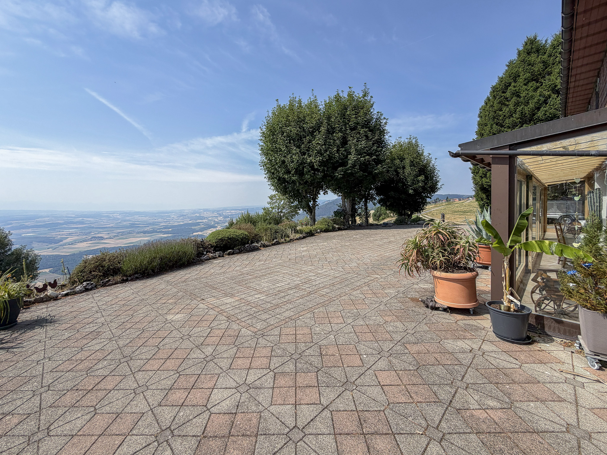 Rez-de-chaussée : terrasse Rez-de-chaussée : terrasse