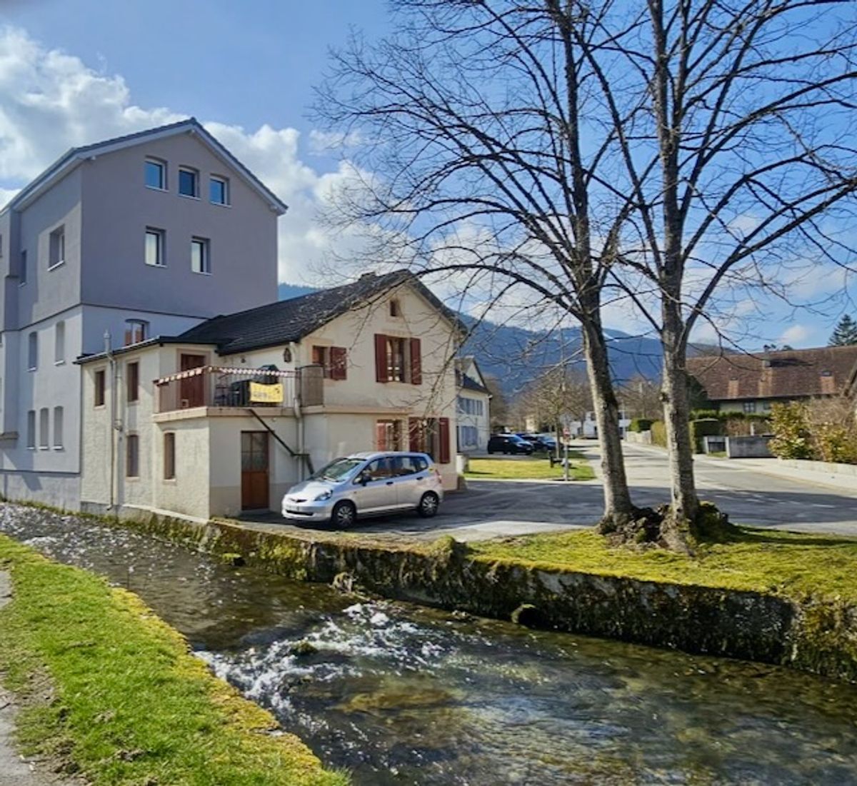 Photo 1