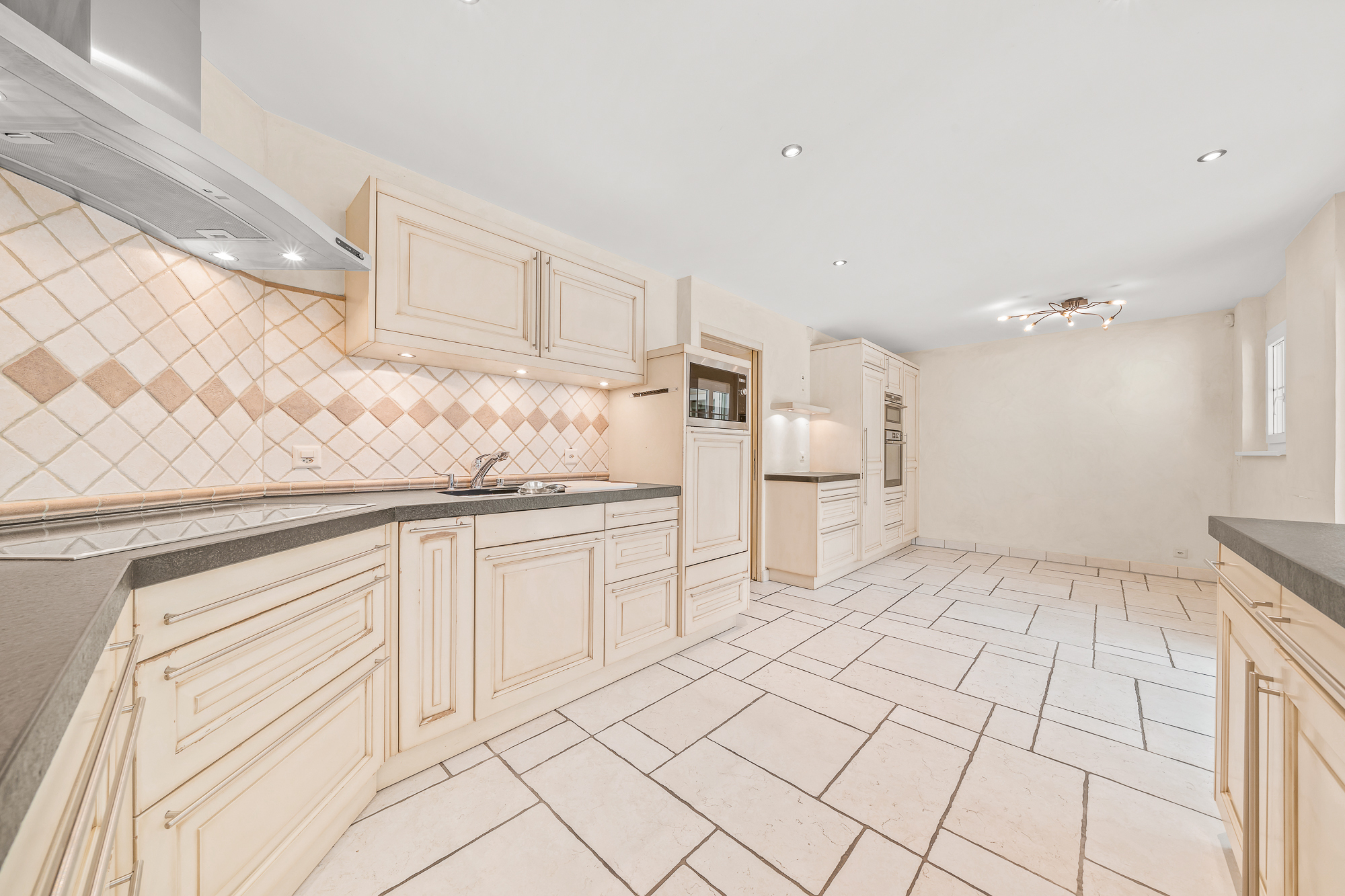 Interior view 5