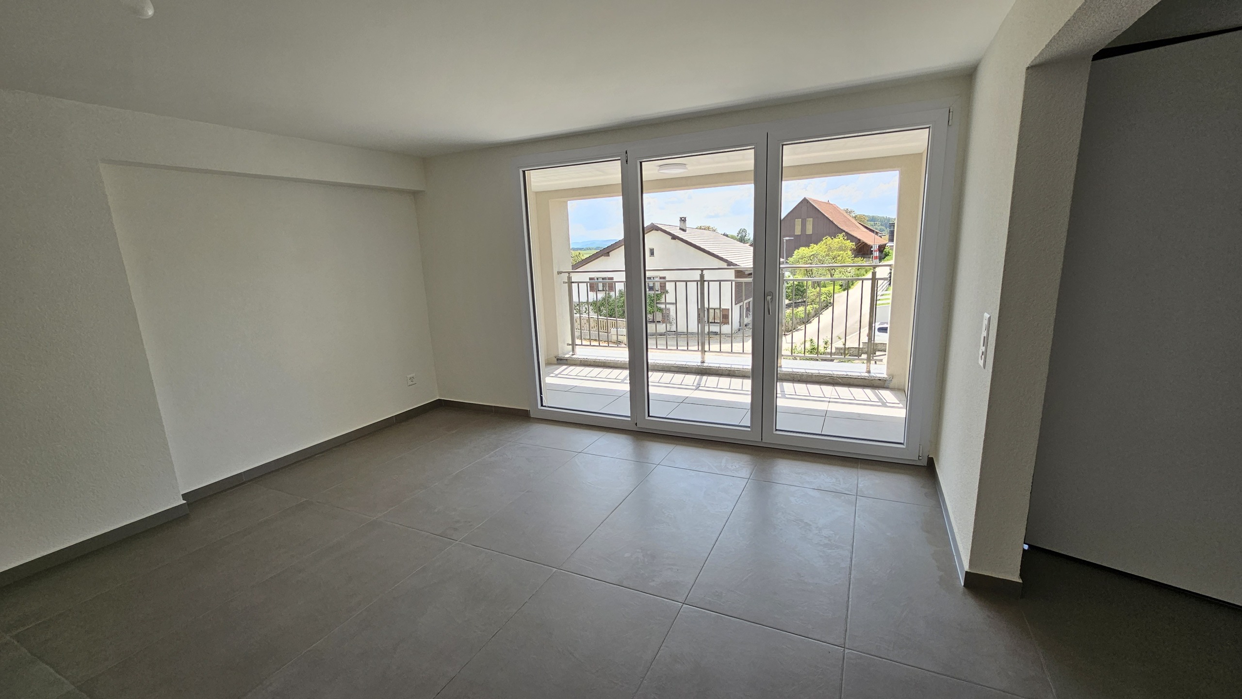3.5 pièces 1er étage (immeuble rénové)