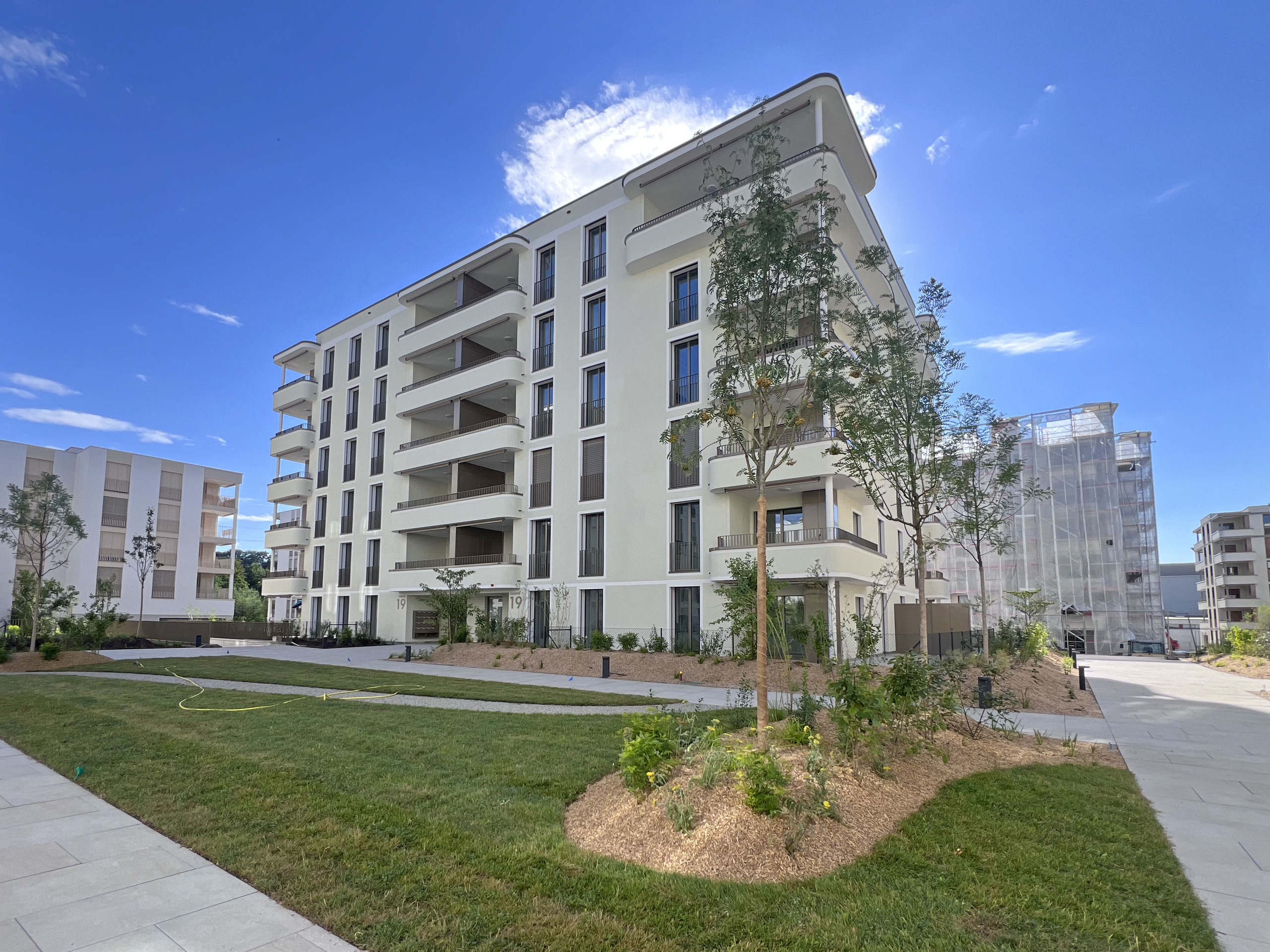 Immeuble - Rue des Frère-Lumière 19a-19b 