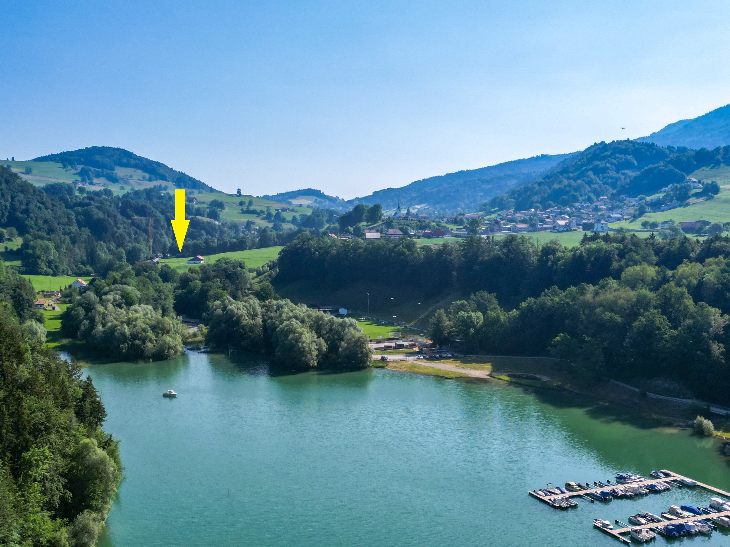 Emplacement du projet à 800m du lac de La Gruyère Emplacement du projet à 800m du lac de La Gruyère