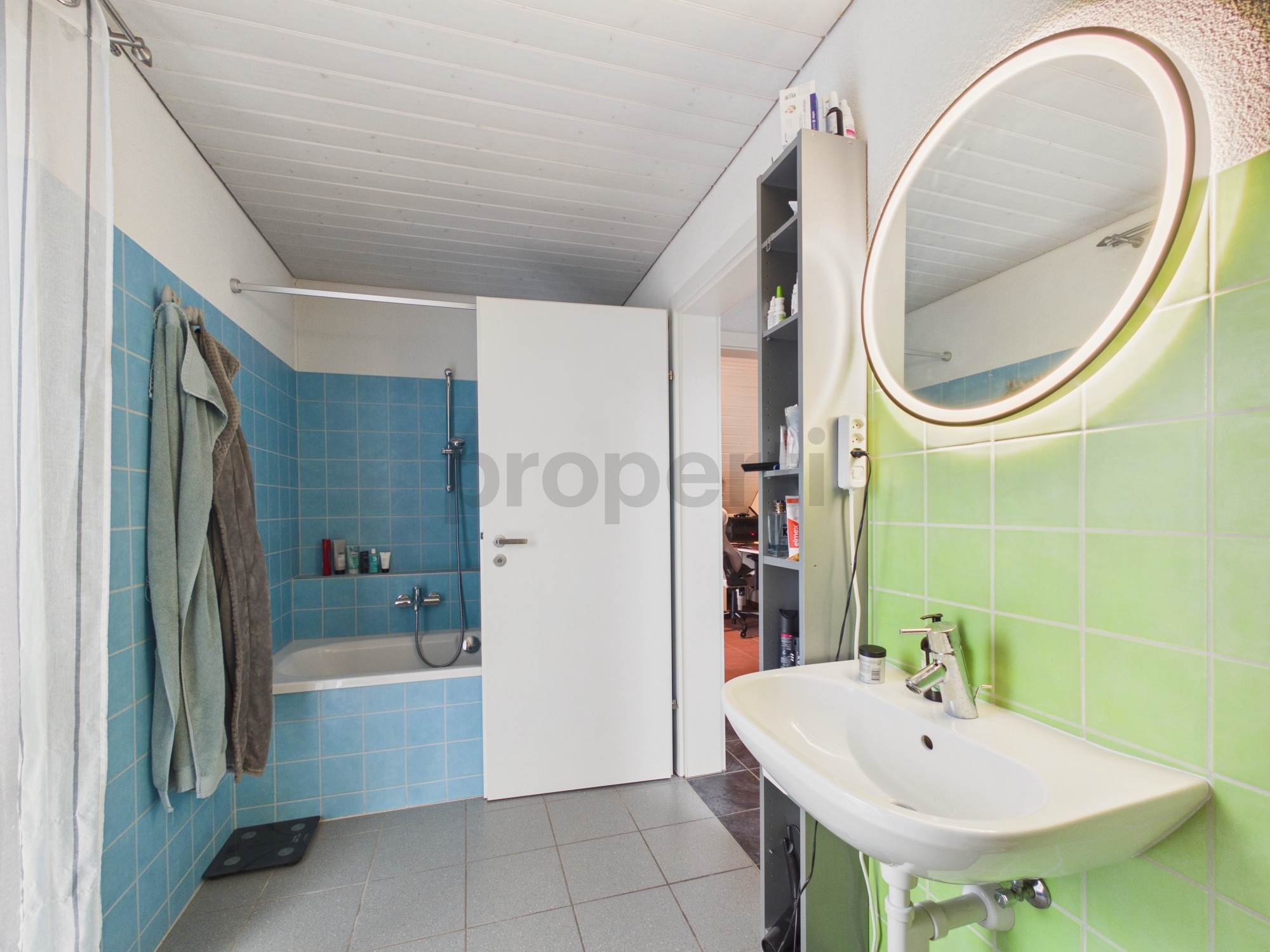 Photo 8