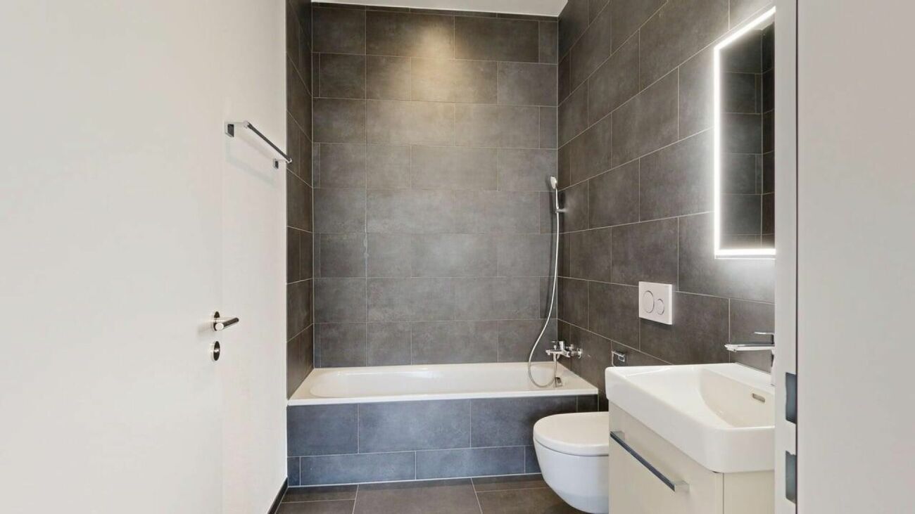 Picture 8