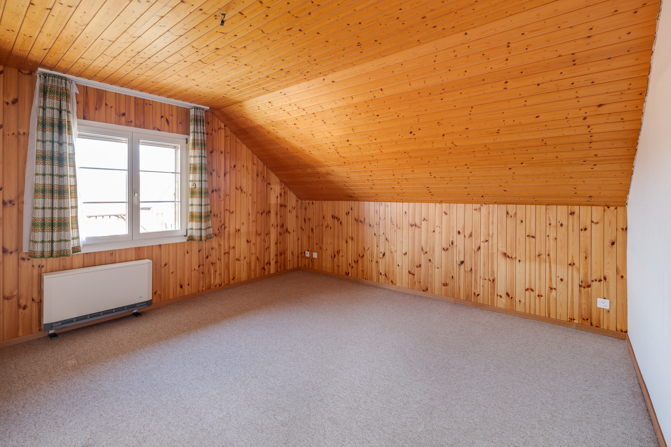 ZIMMER 2 OG ZIMMER 2 OG