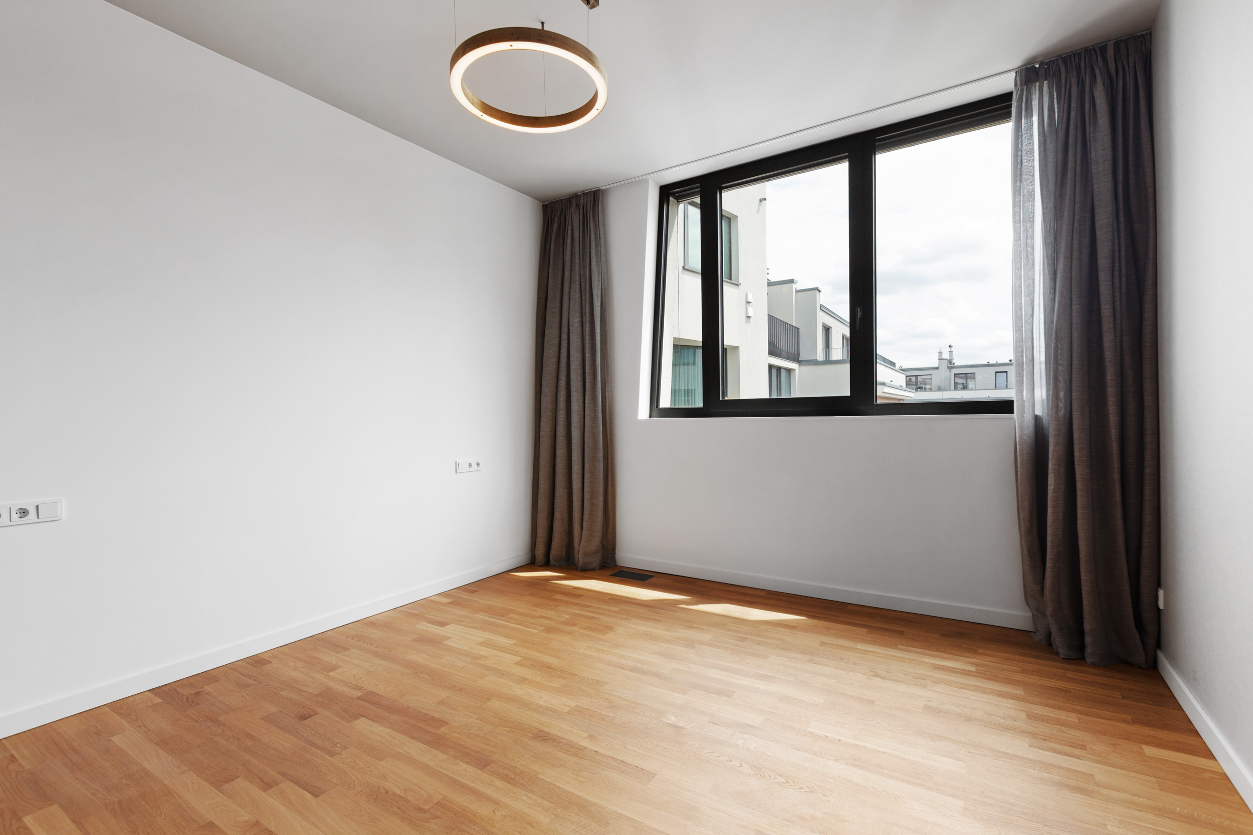 Hochwertige Materialien, warme Farbtöne und klare Architektur: Die Zimmer vereinen Behaglichkeit und Struktur – ein Ruhepol im Berliner Stadtleben. Hochwertige Materialien, warme Farbtöne und klare Architektur: Die Zimmer vereinen Behaglichkeit und Struktur – ein Ruhepol im Berliner Stadtleben.