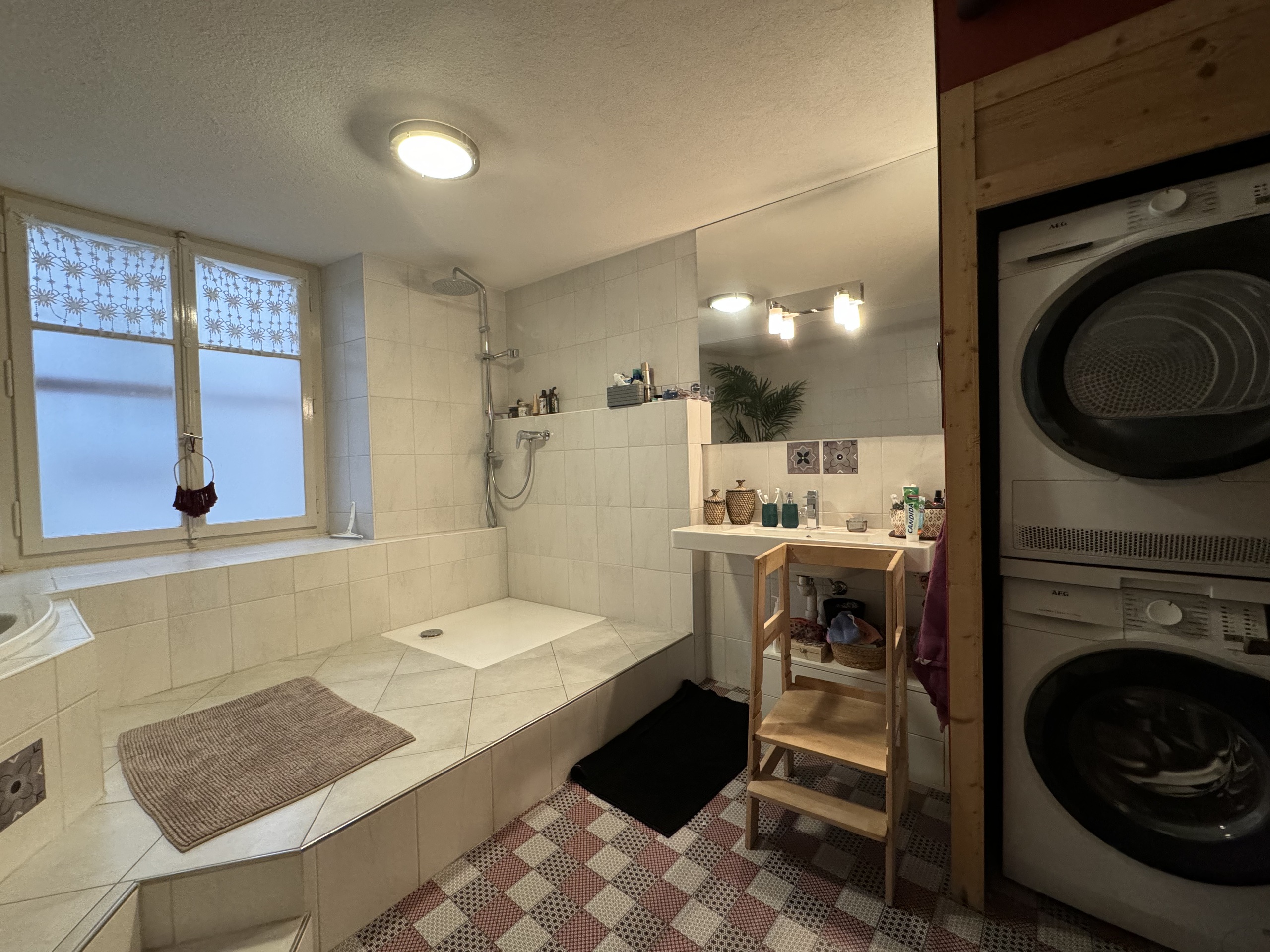Interior view 12