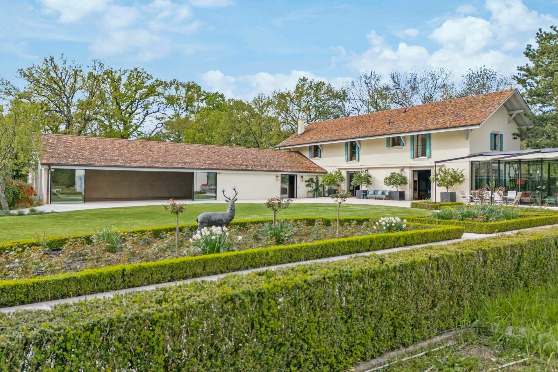 Exterior view 7