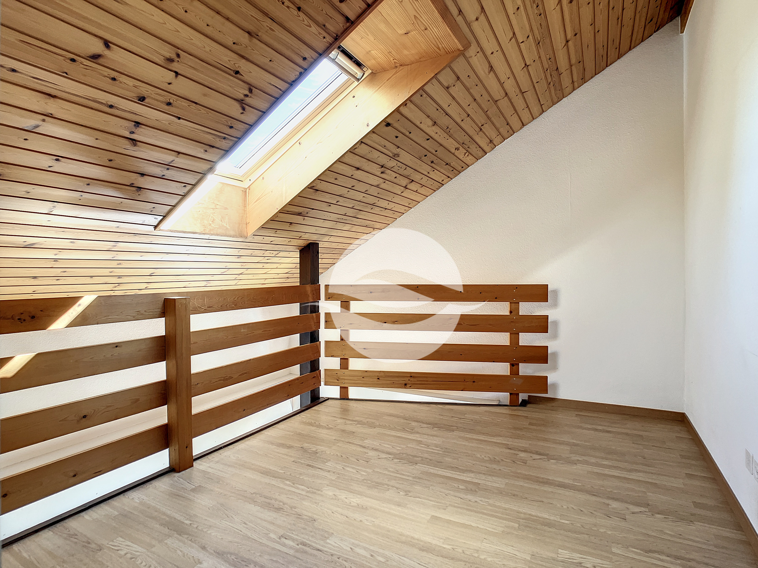 Combles : mezzanine sur chambre 1 Combles : mezzanine sur chambre 1