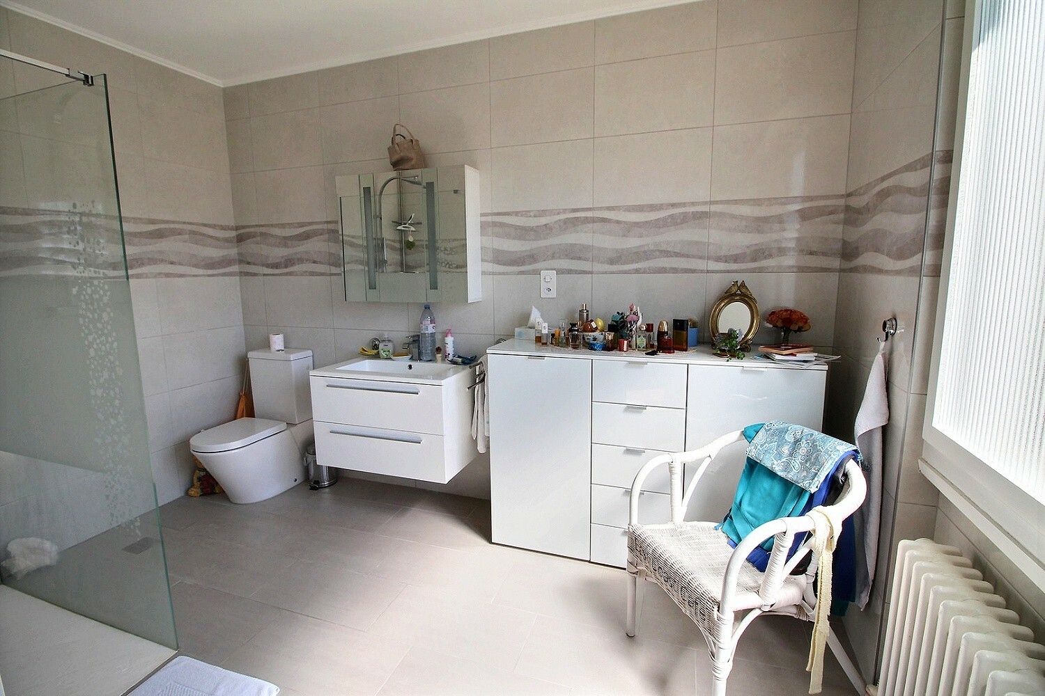 Appt. rez supérieur : salle de douche-wc