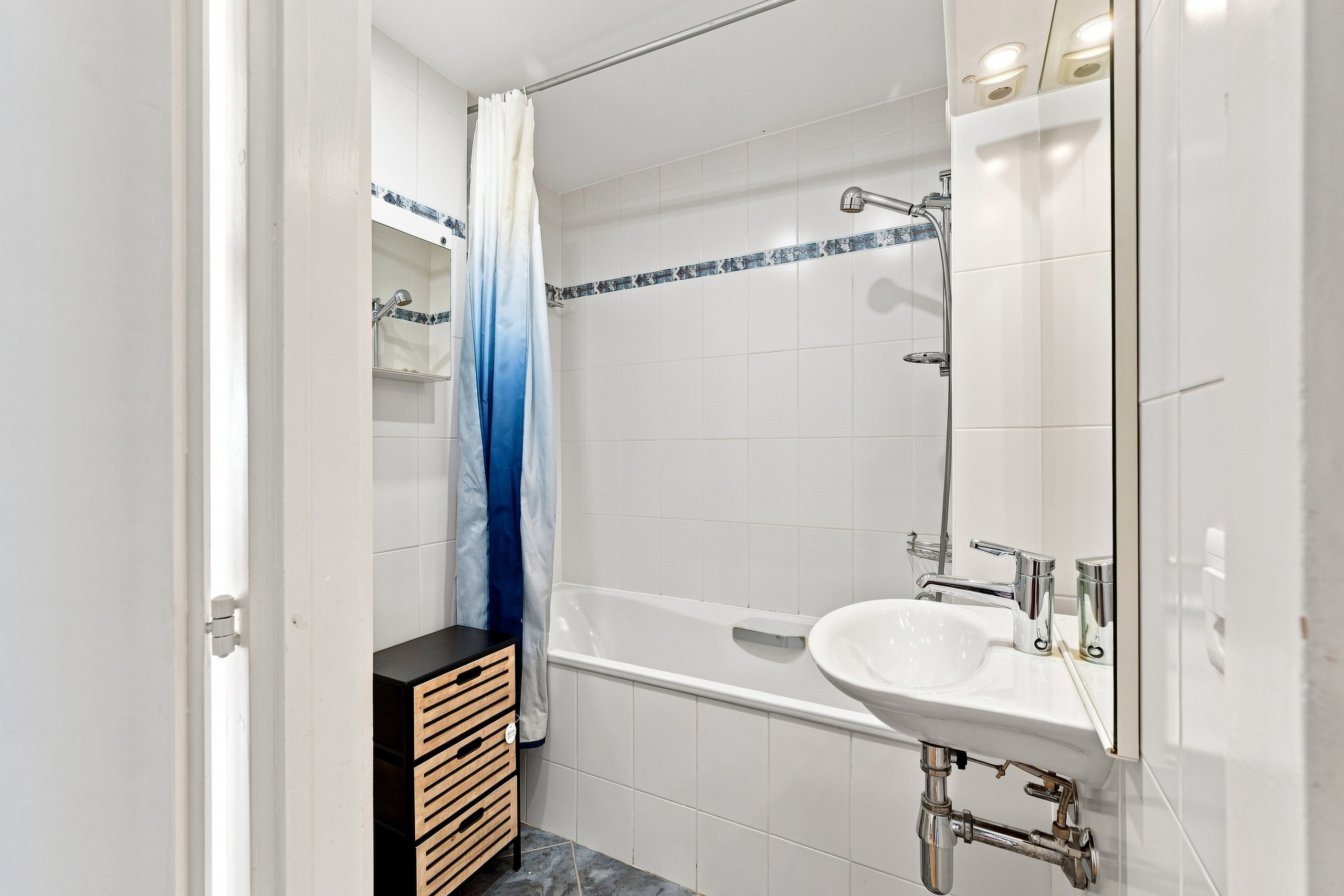 Interior view 9