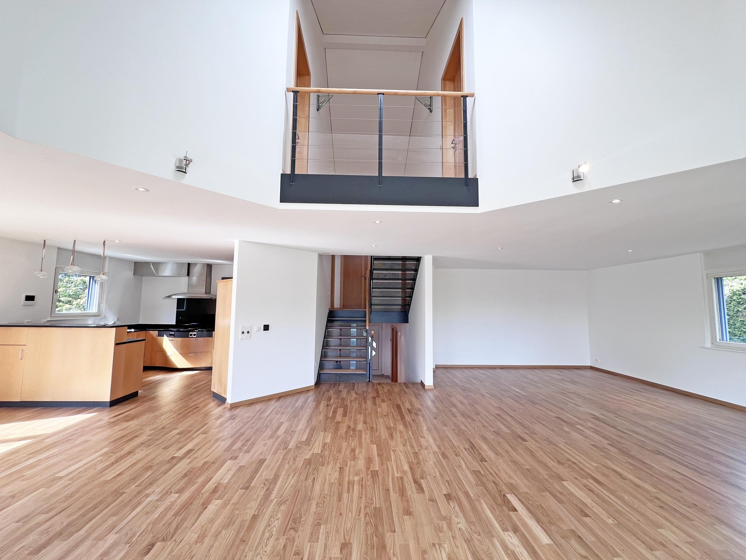 Rez-supérieur - Séjour/salle à manger/cuisine