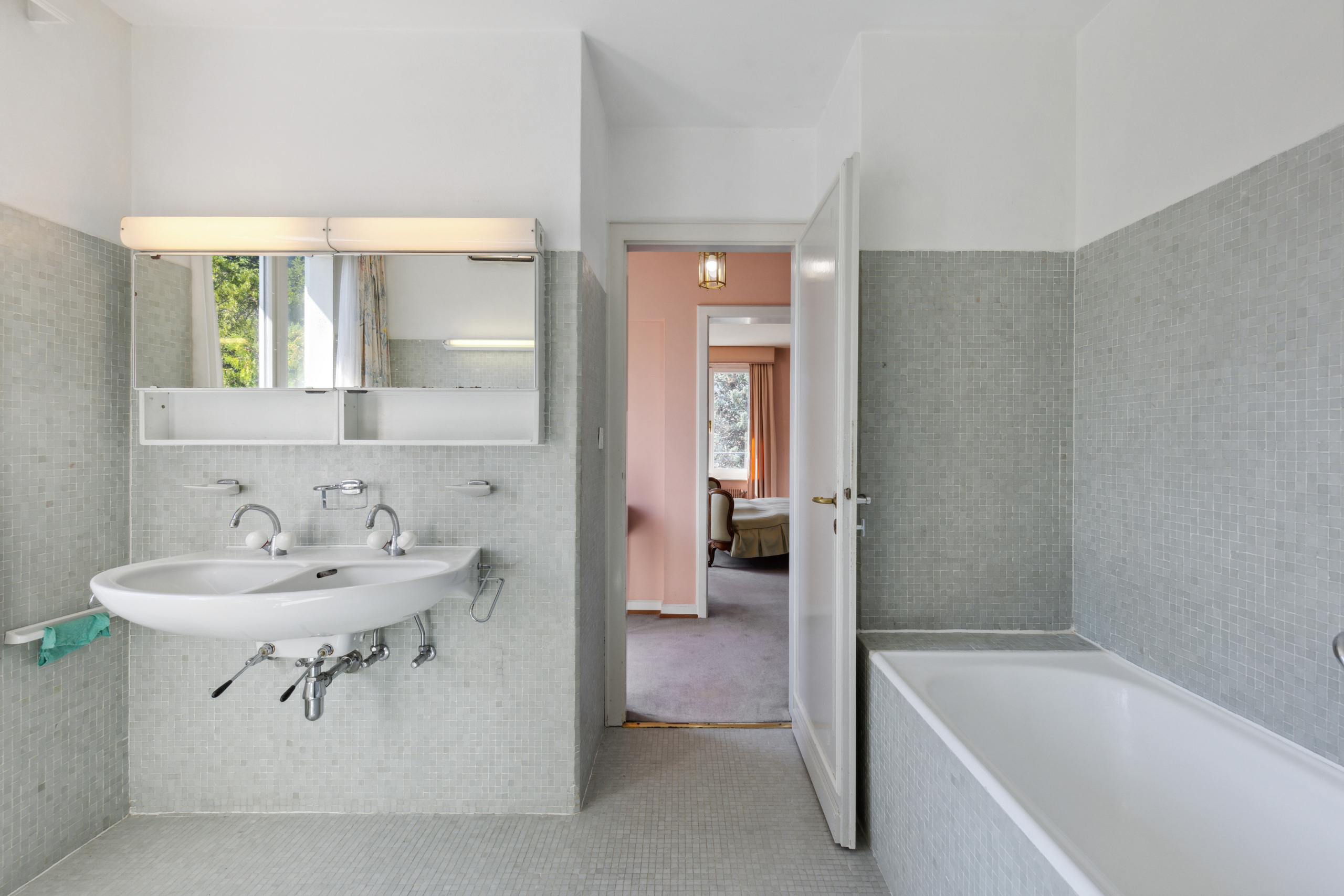 Badezimmer im Hauptschlafzimmer