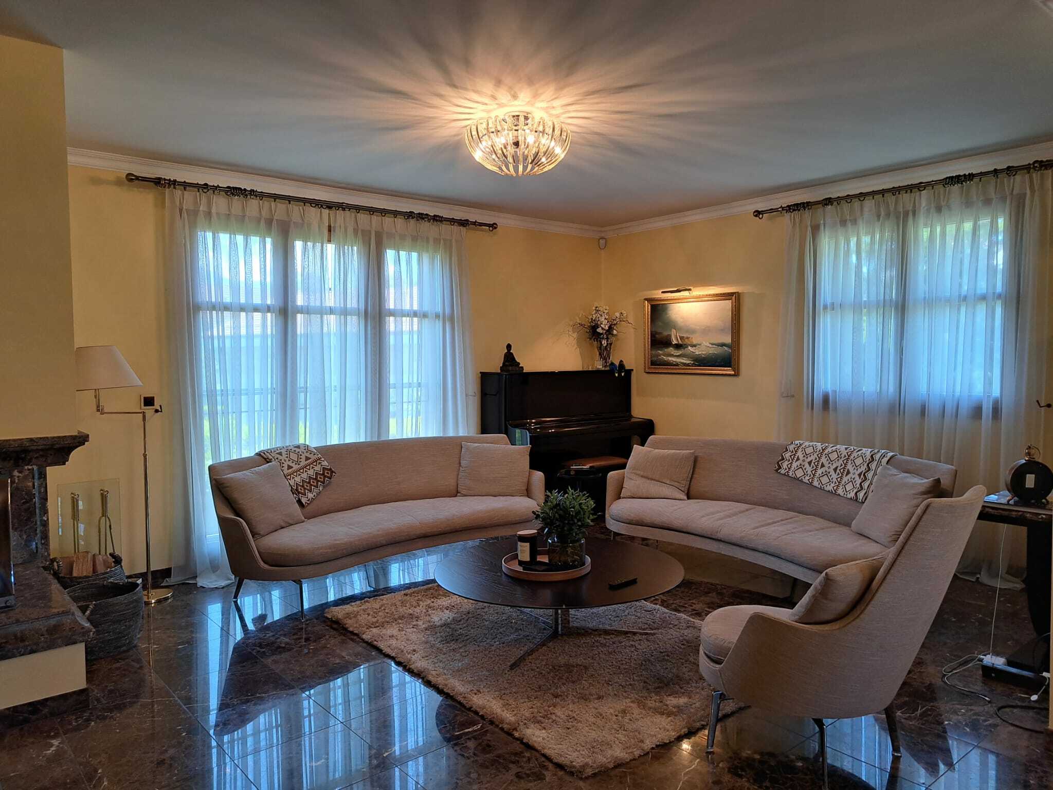 Interior view 10