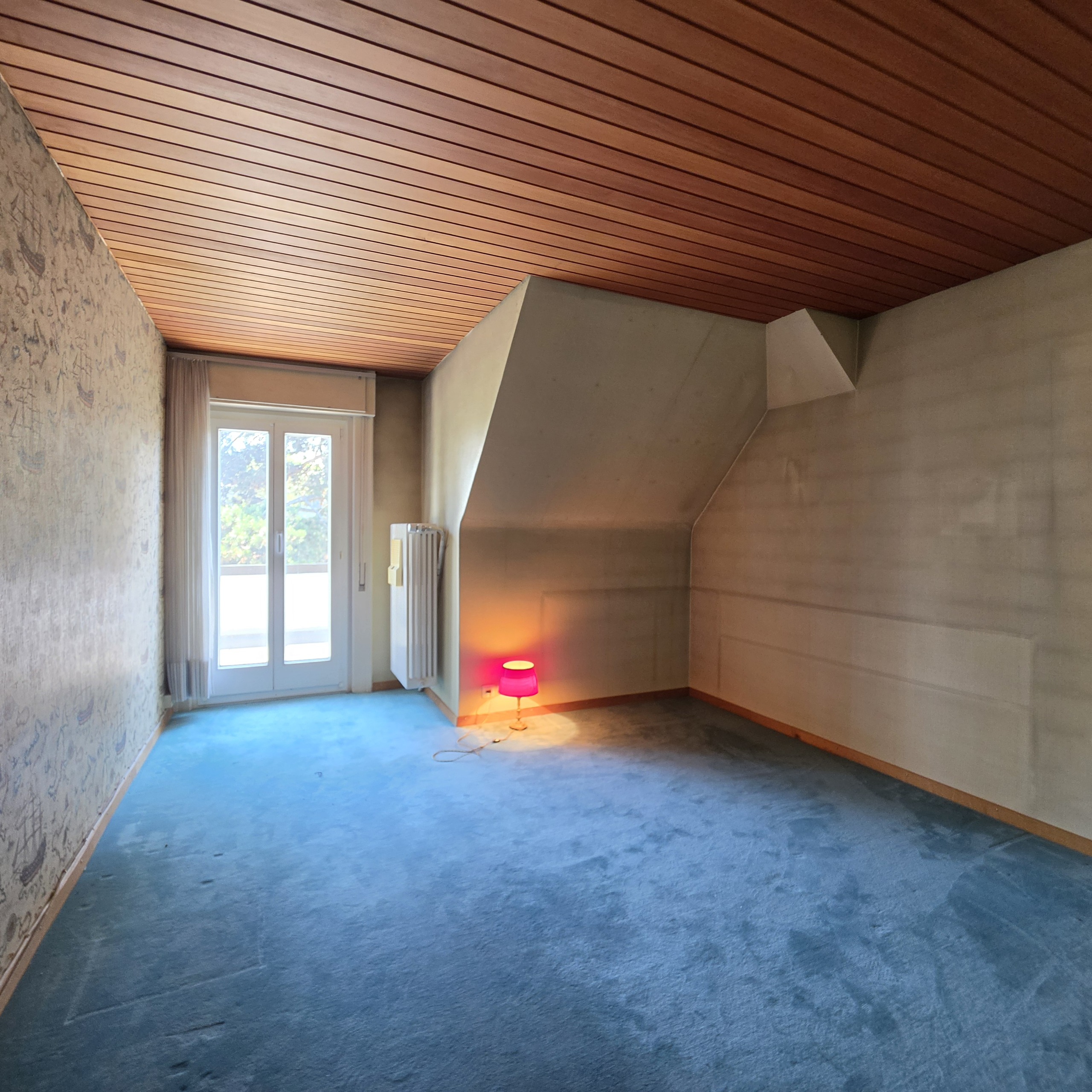 Combles: chambre 2 donnant sur le balcon