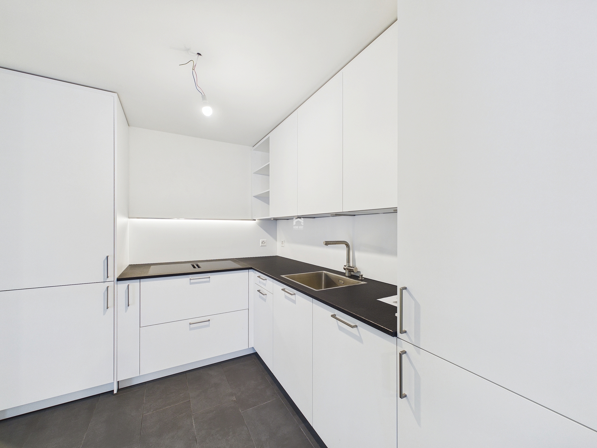 Hochwertige Küche mit modernsten Elektrogeräten Hochwertige Küche mit modernsten Elektrogeräten