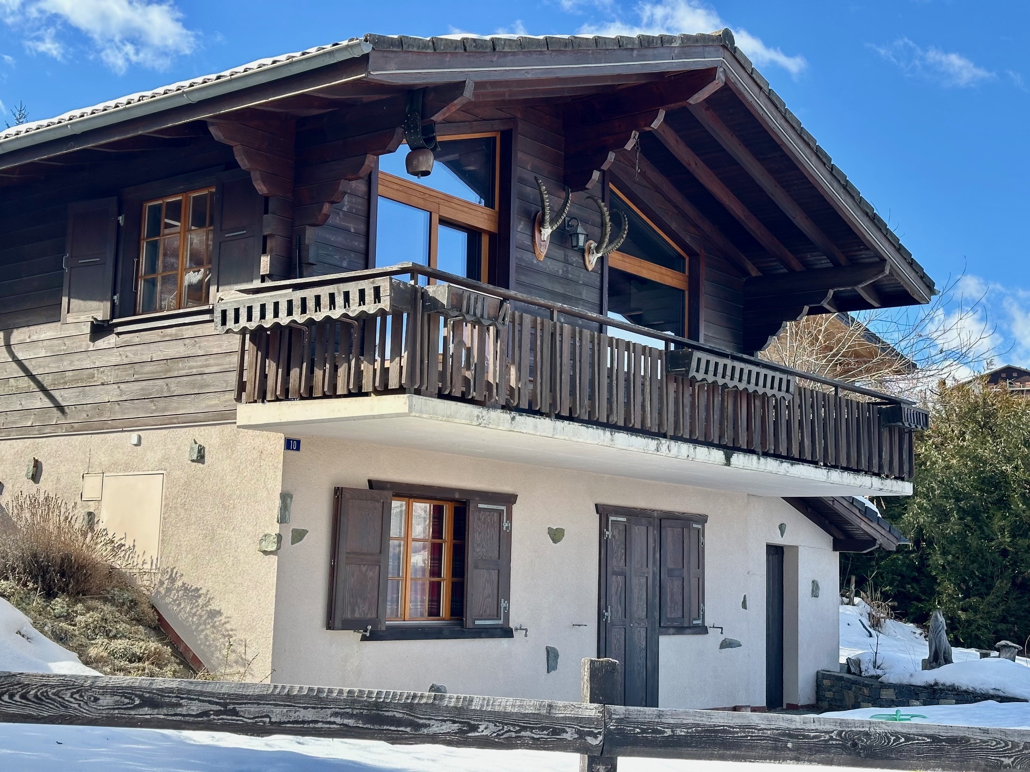 Exterior view 2
