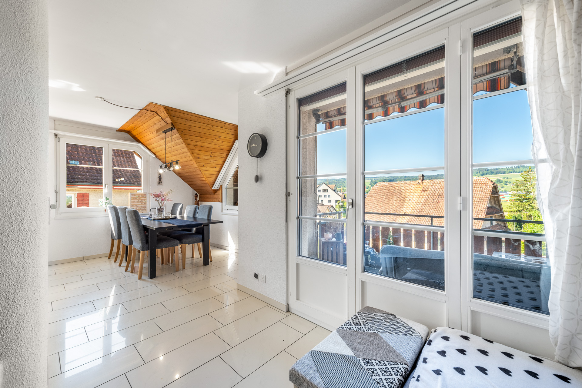 Ess-/Wohnzimmer/Balkon