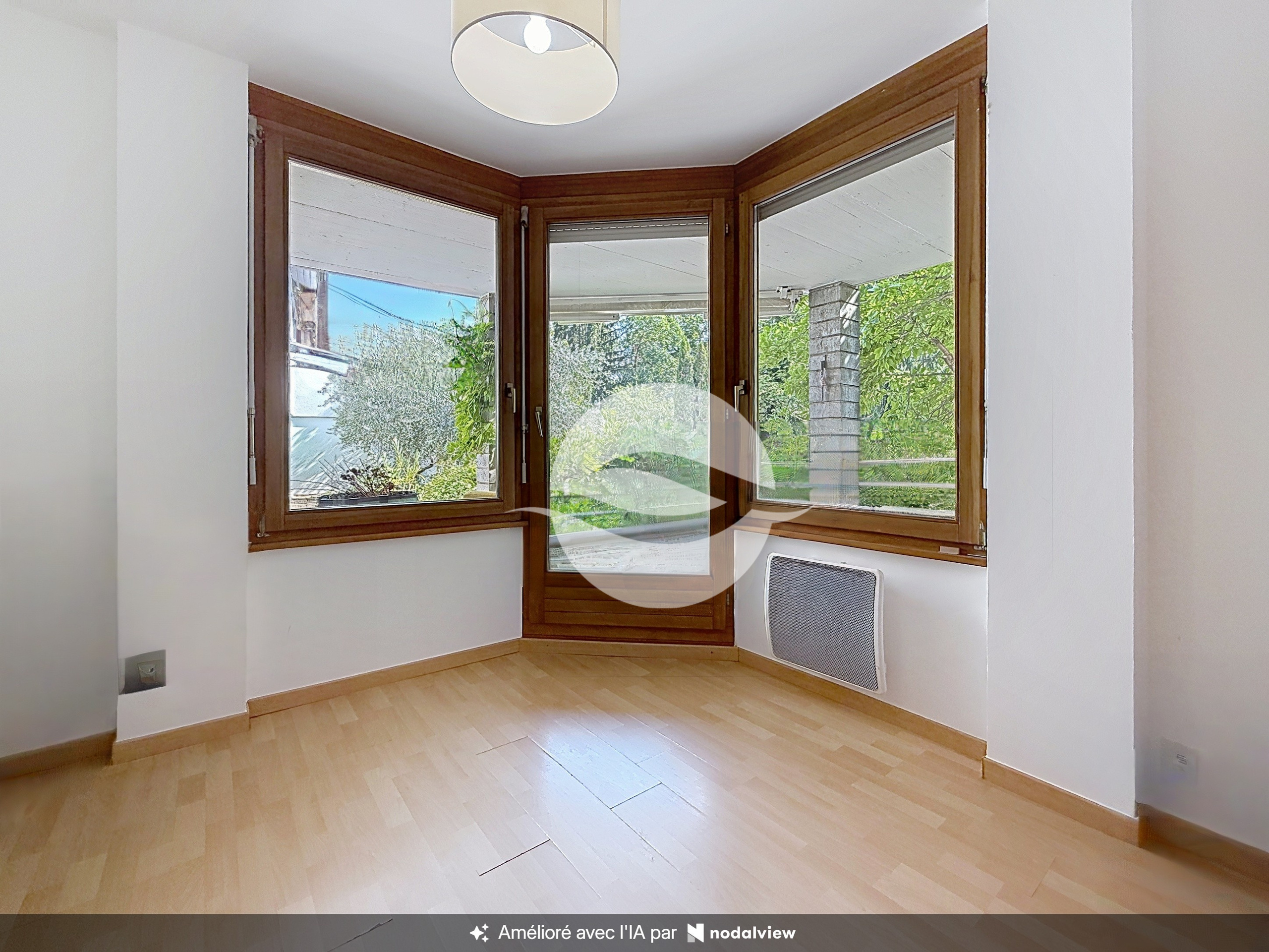 Rez Inférieur : 2ème chambrette avec accès terrasse Rez Inférieur : 2ème chambrette avec accès terrasse