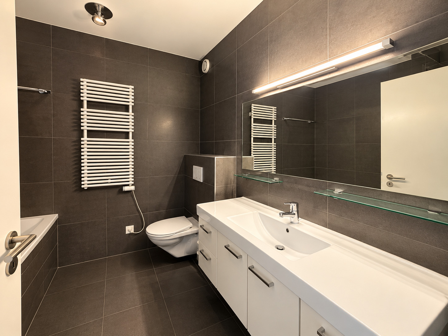 Interior view 5