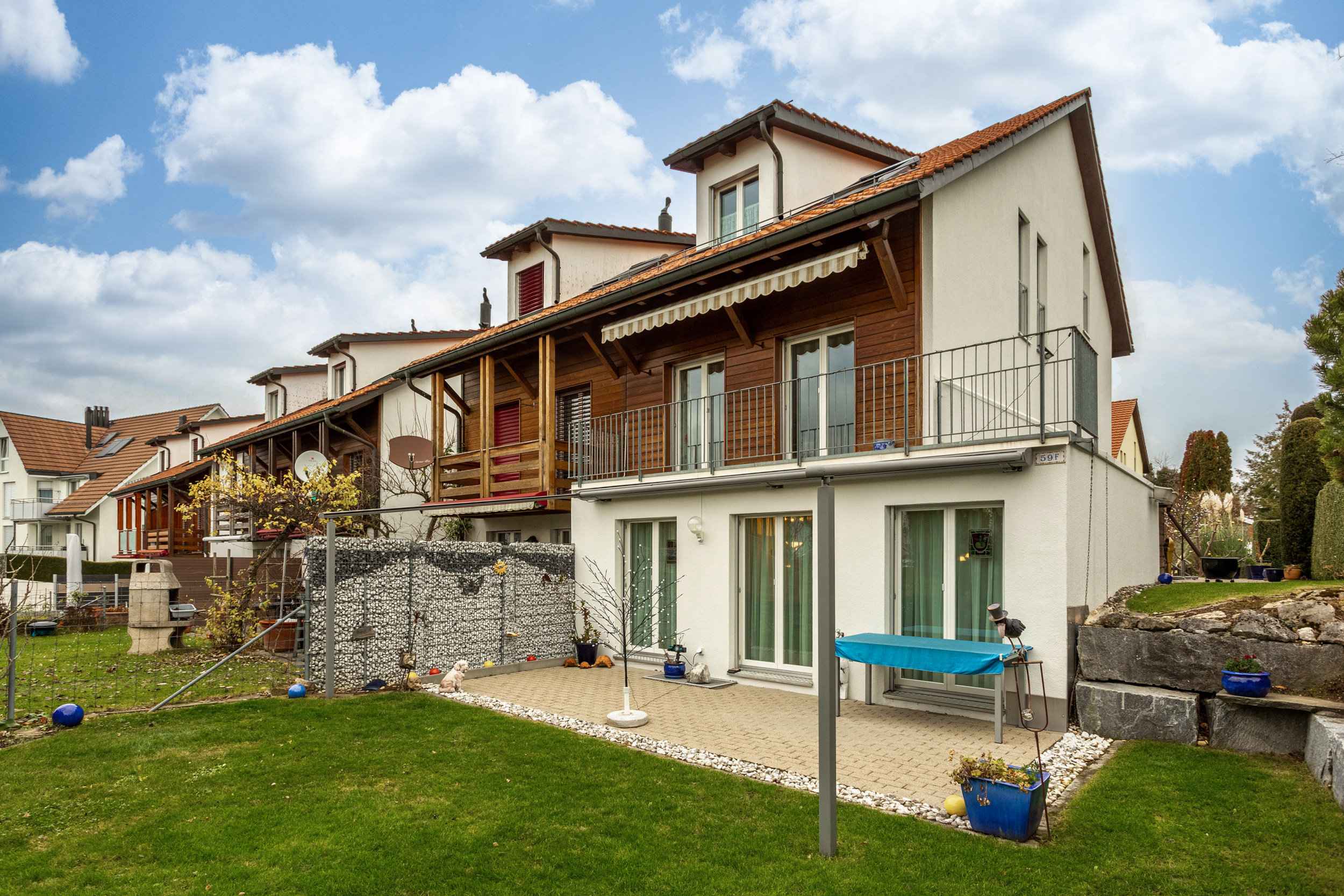 Ein Zuhause, das Wärme und Gemütlichkeit ausstrahlt. Ein Zuhause, das Wärme und Gemütlichkeit ausstrahlt.