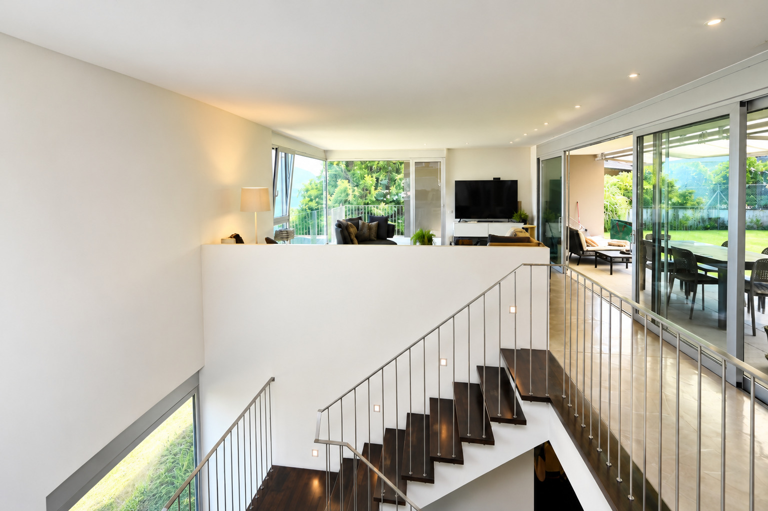 Interior view 4