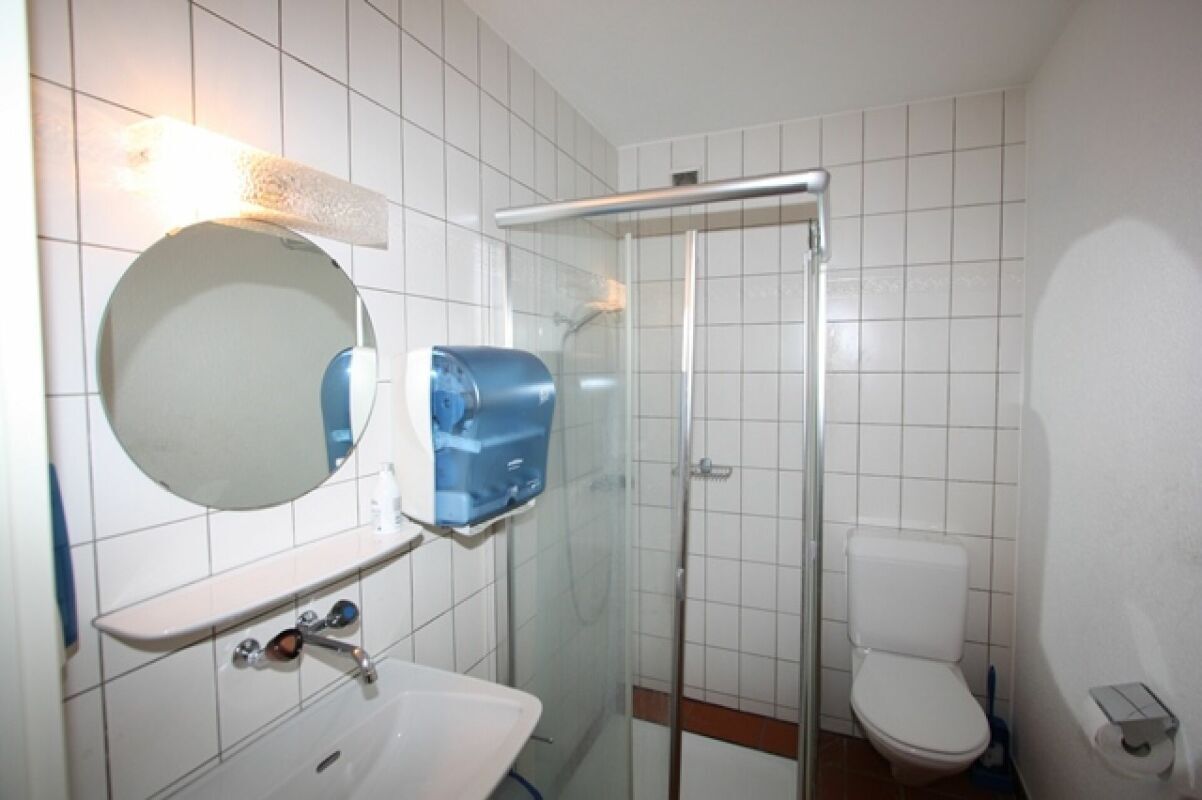 Badezimmer mit WC (Mitbenutzung)