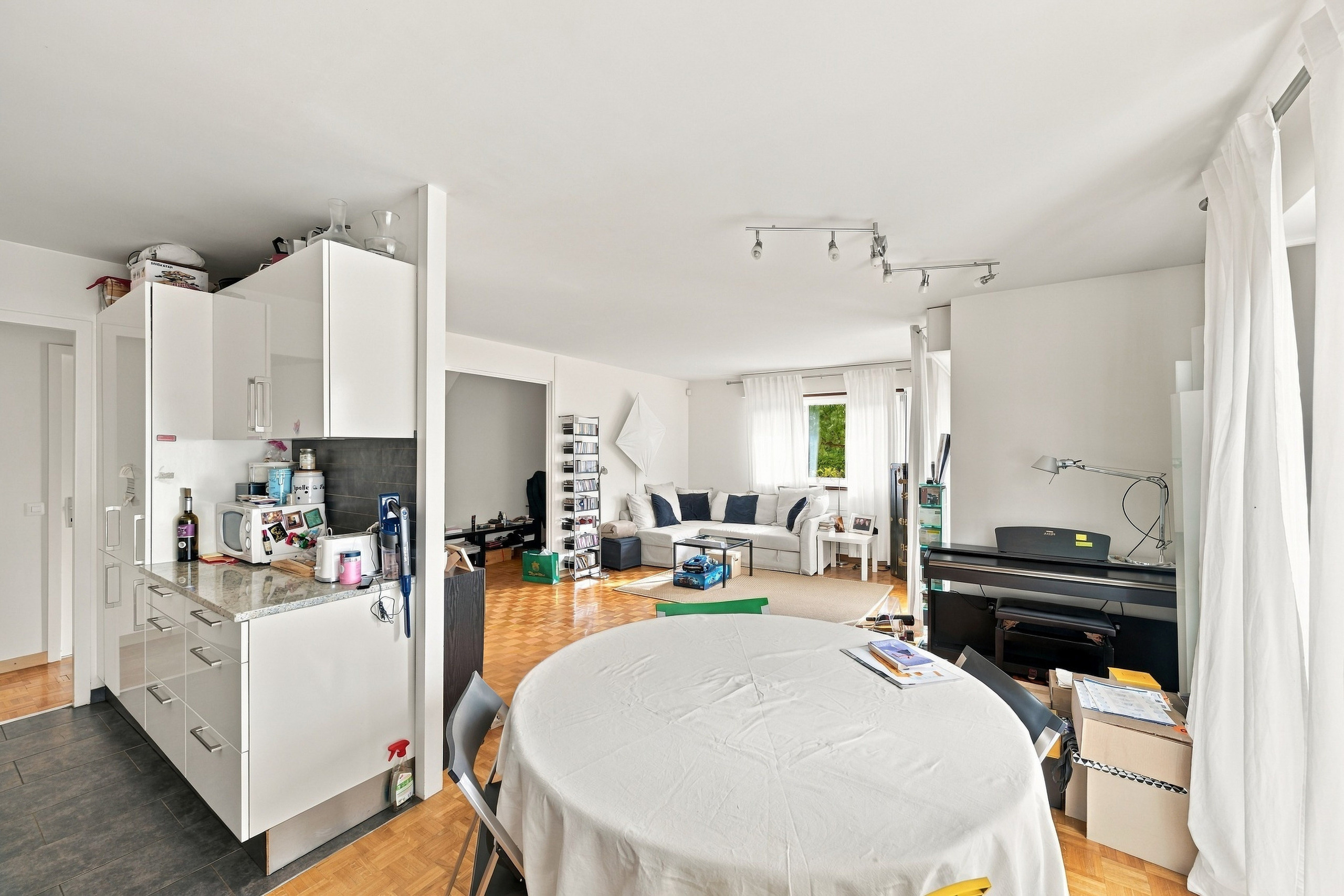 Interior view 4