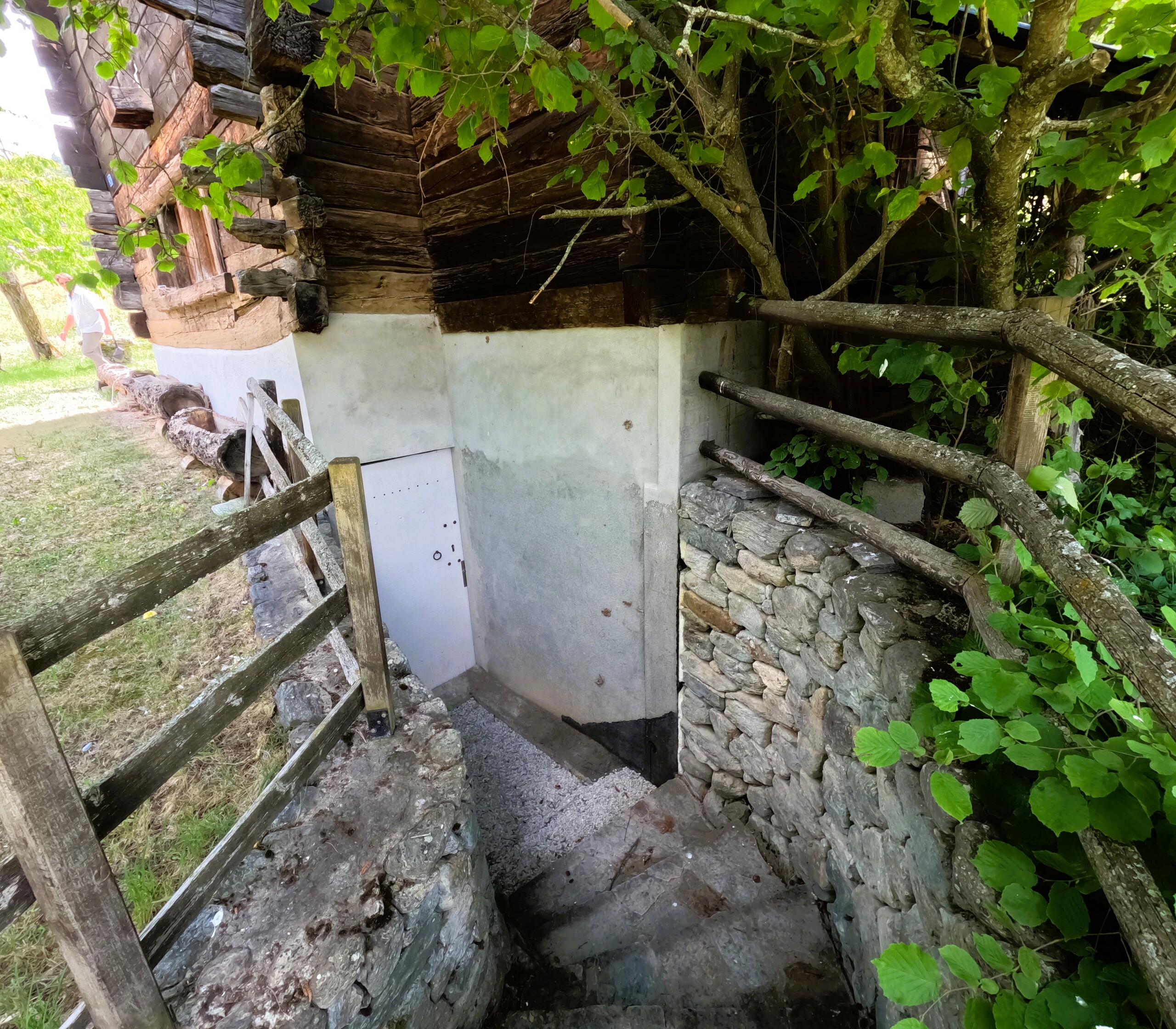 Entrée indépendante - cave 