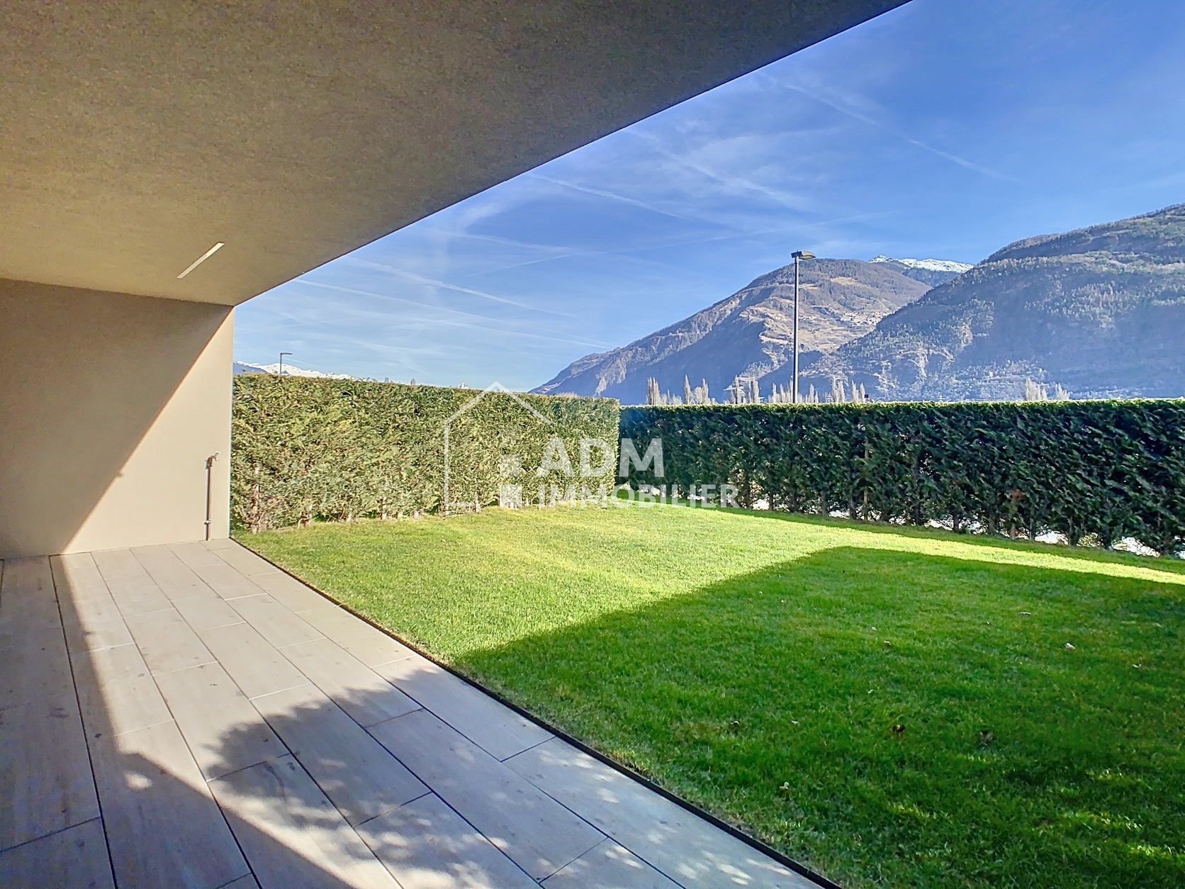 Terrasse - pelouse Terrasse - pelouse