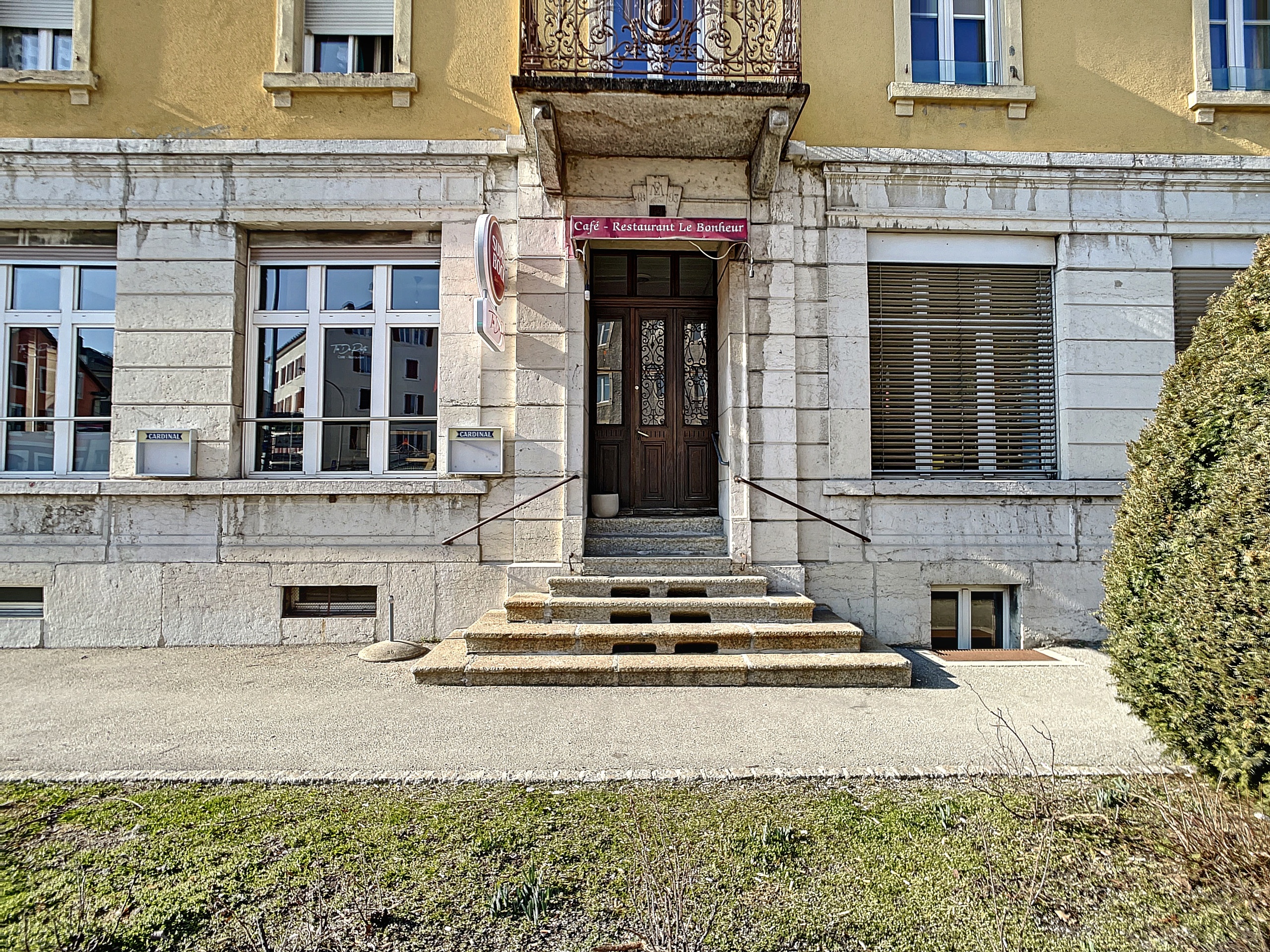 Photo 6