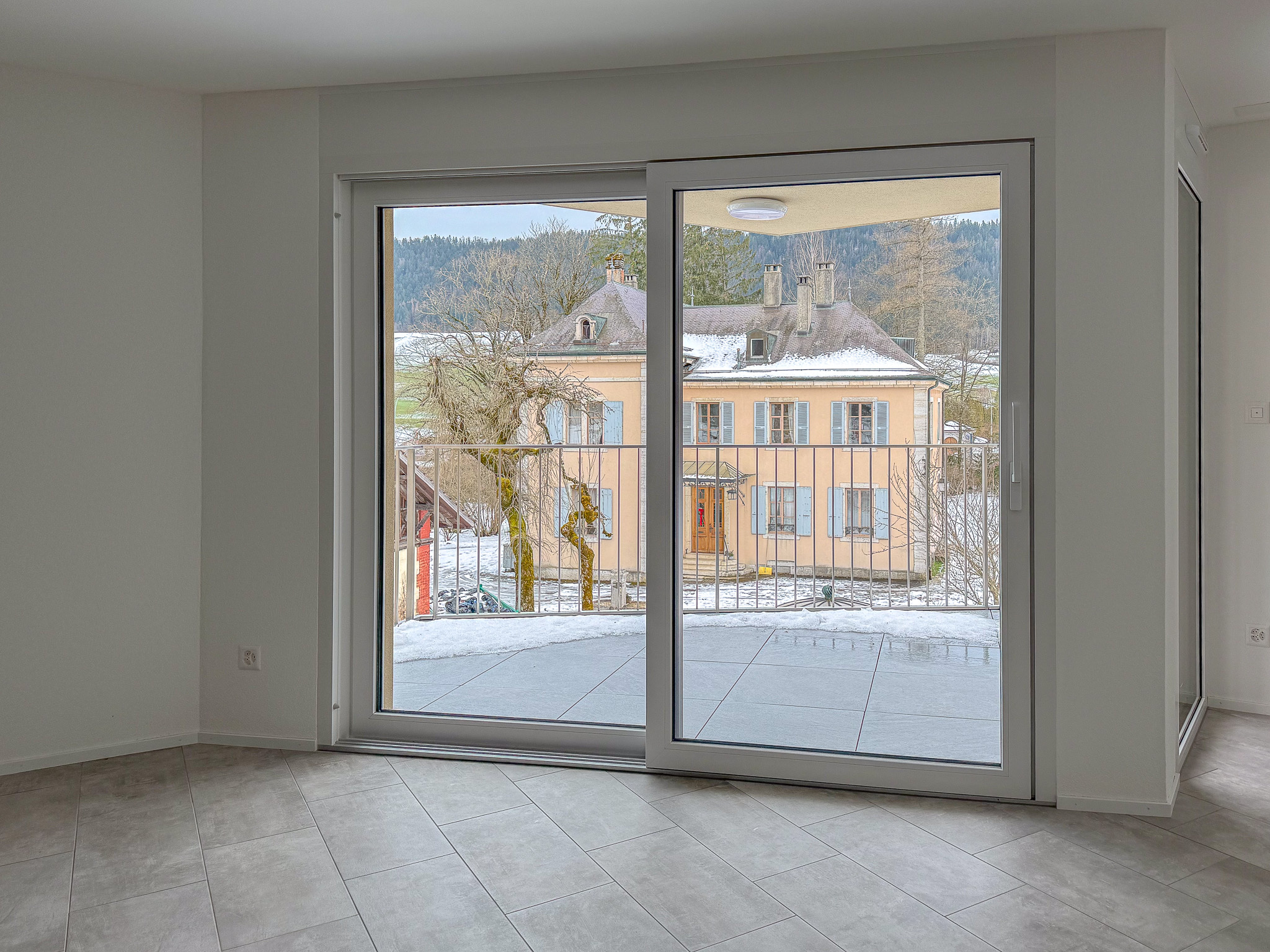 Vue sur la maison de maître depuis le lot A8 (3.5 pces) - bâtiment A