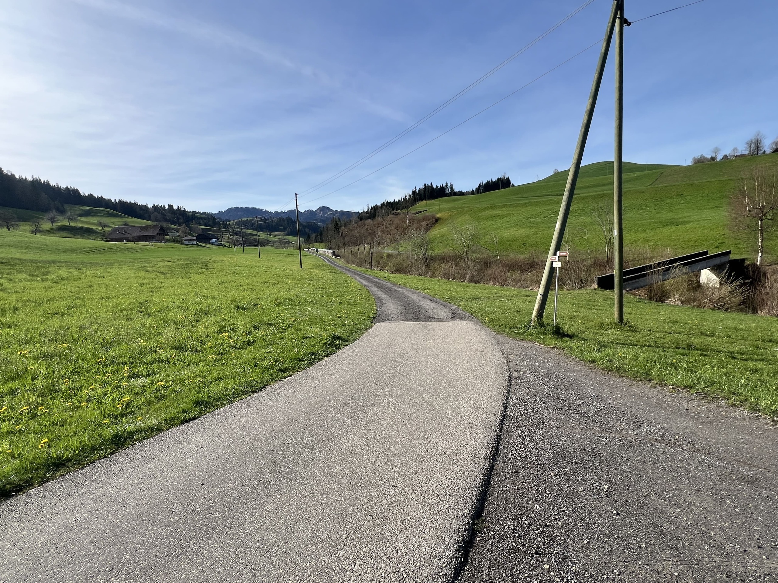 Zufahrtsstrasse Zufahrtsstrasse